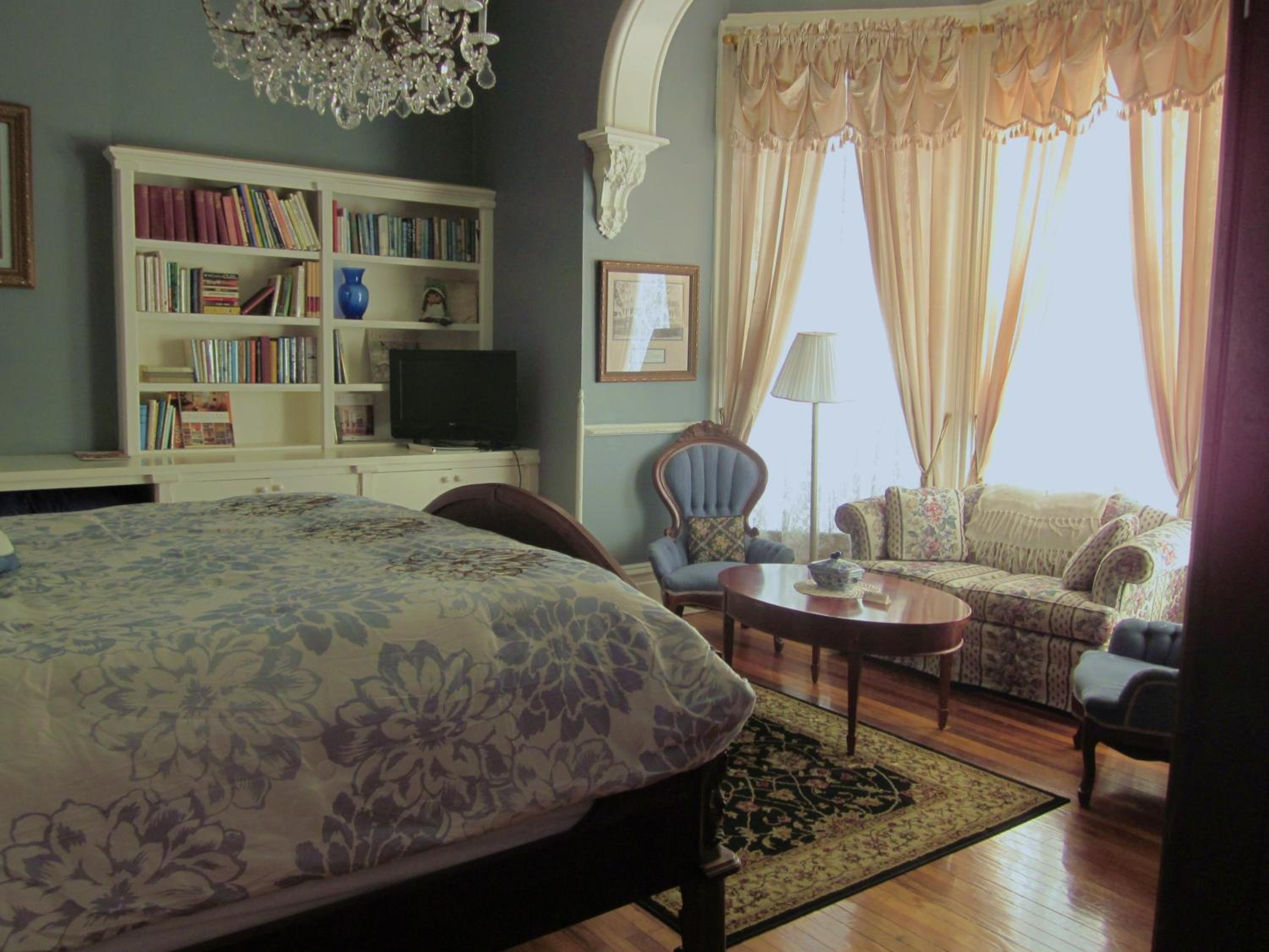King Room With Seating Area photo 2