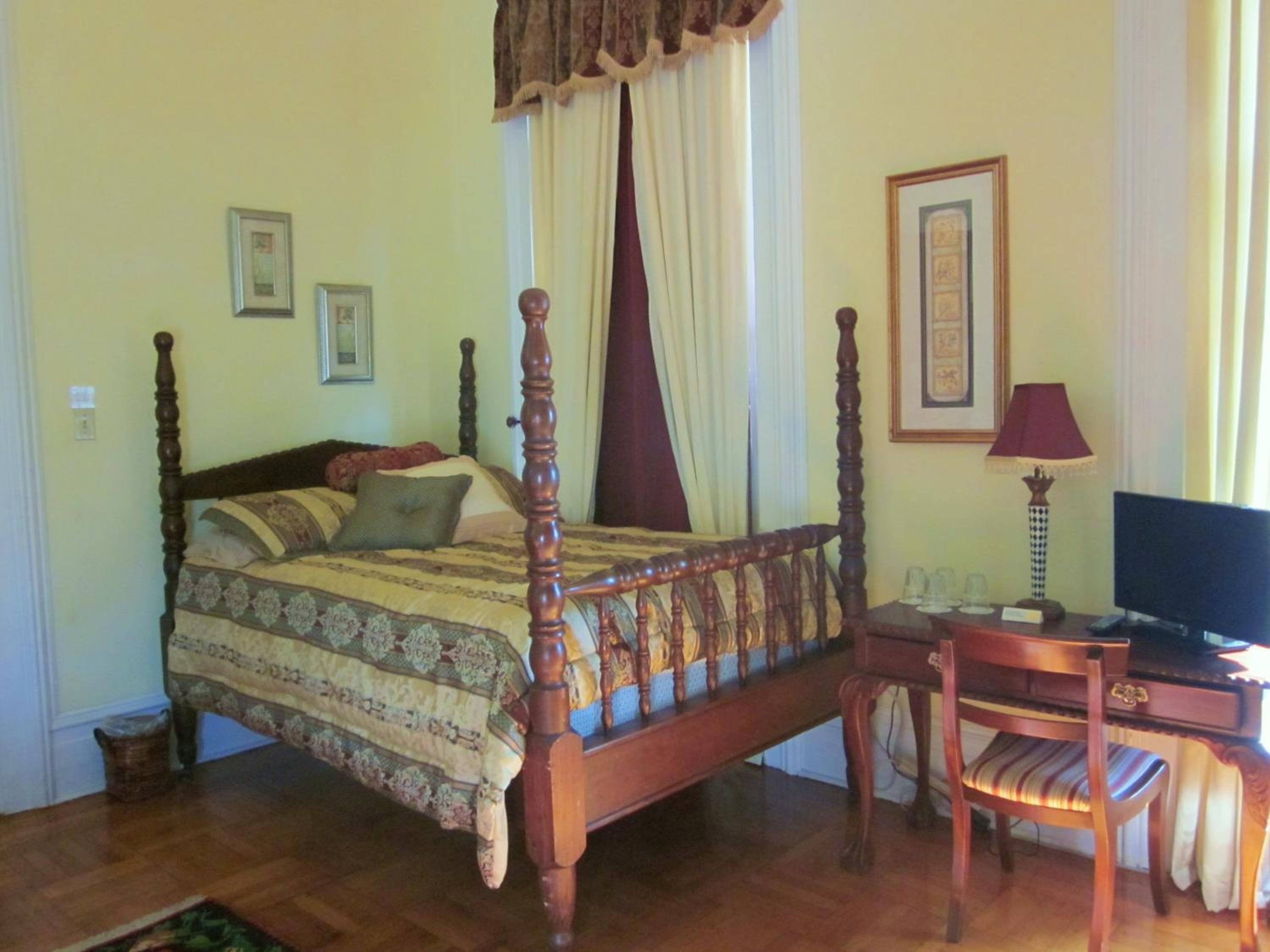 Queen Room With Double Bed photo 3