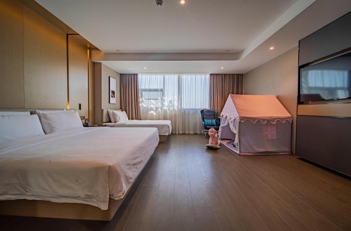 Deluxe Family Room