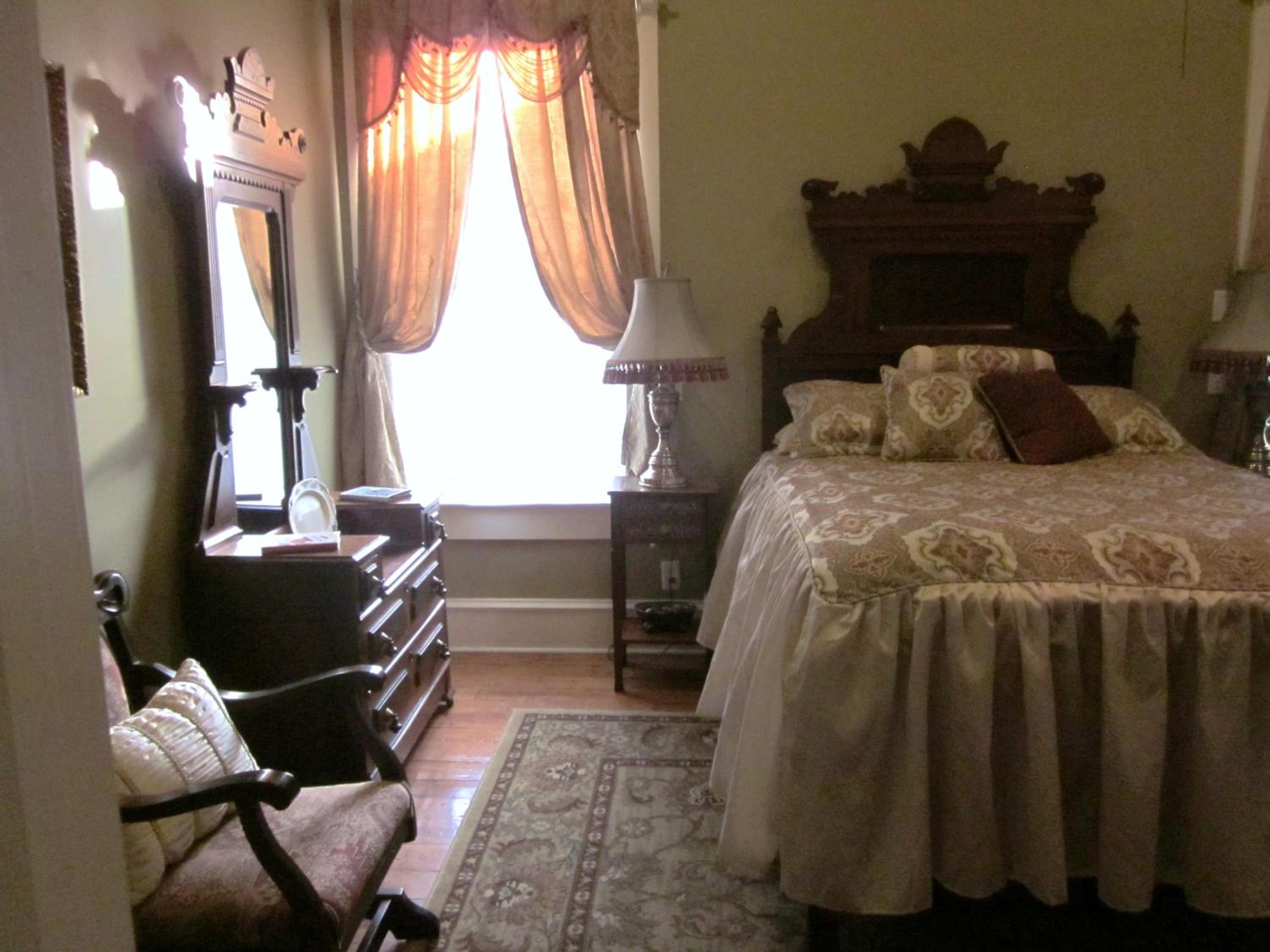 Queen Room With Spa Bath photo 2