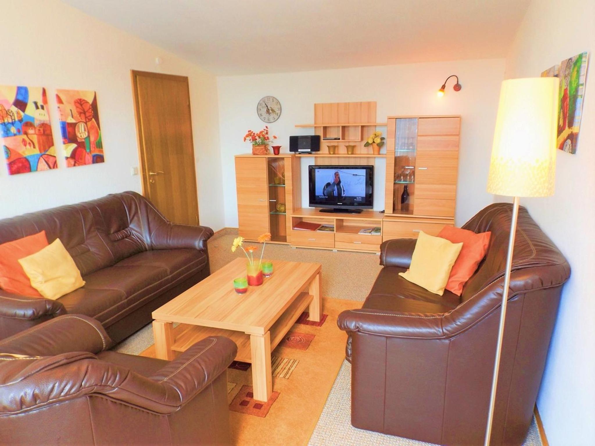 Three-Bedroom Apartment with Mountain View photo 1