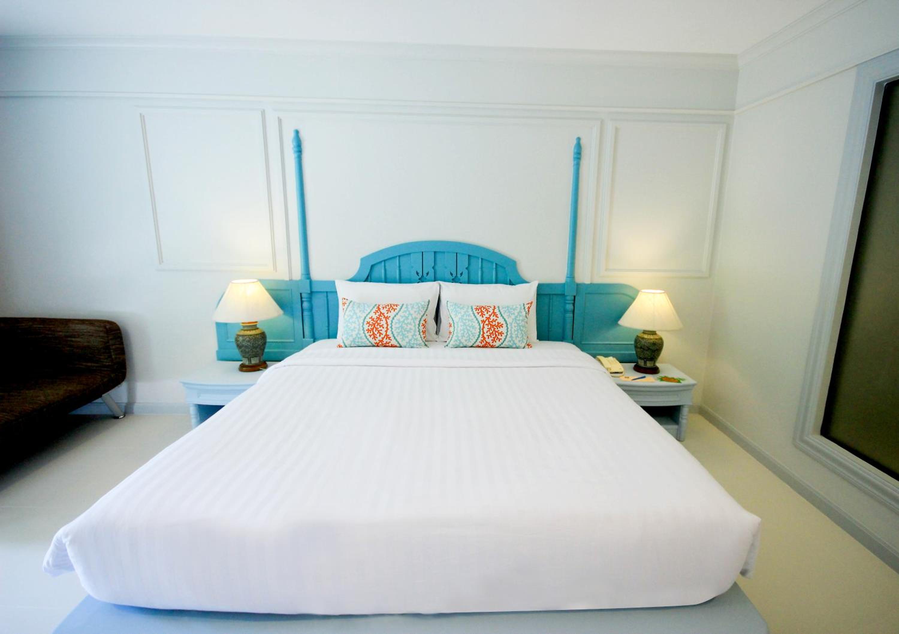 Deluxe Double or Twin Room - Photo 5