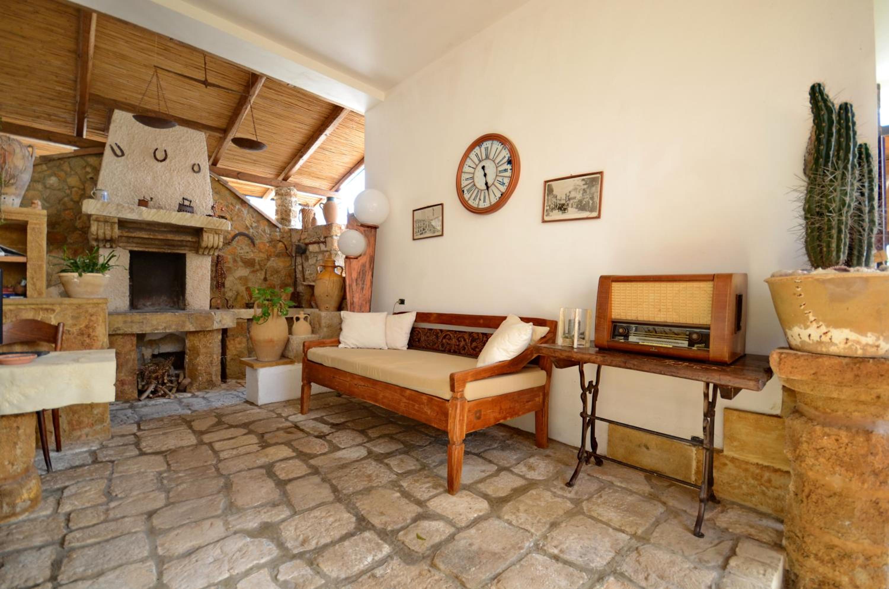 Deluxe Triple Room photo 2