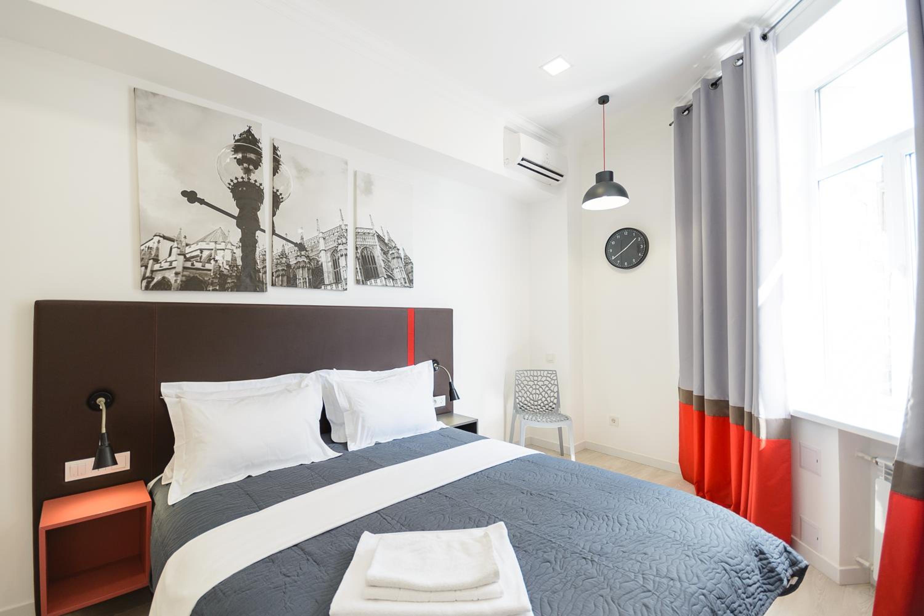 Apartment with Shower
