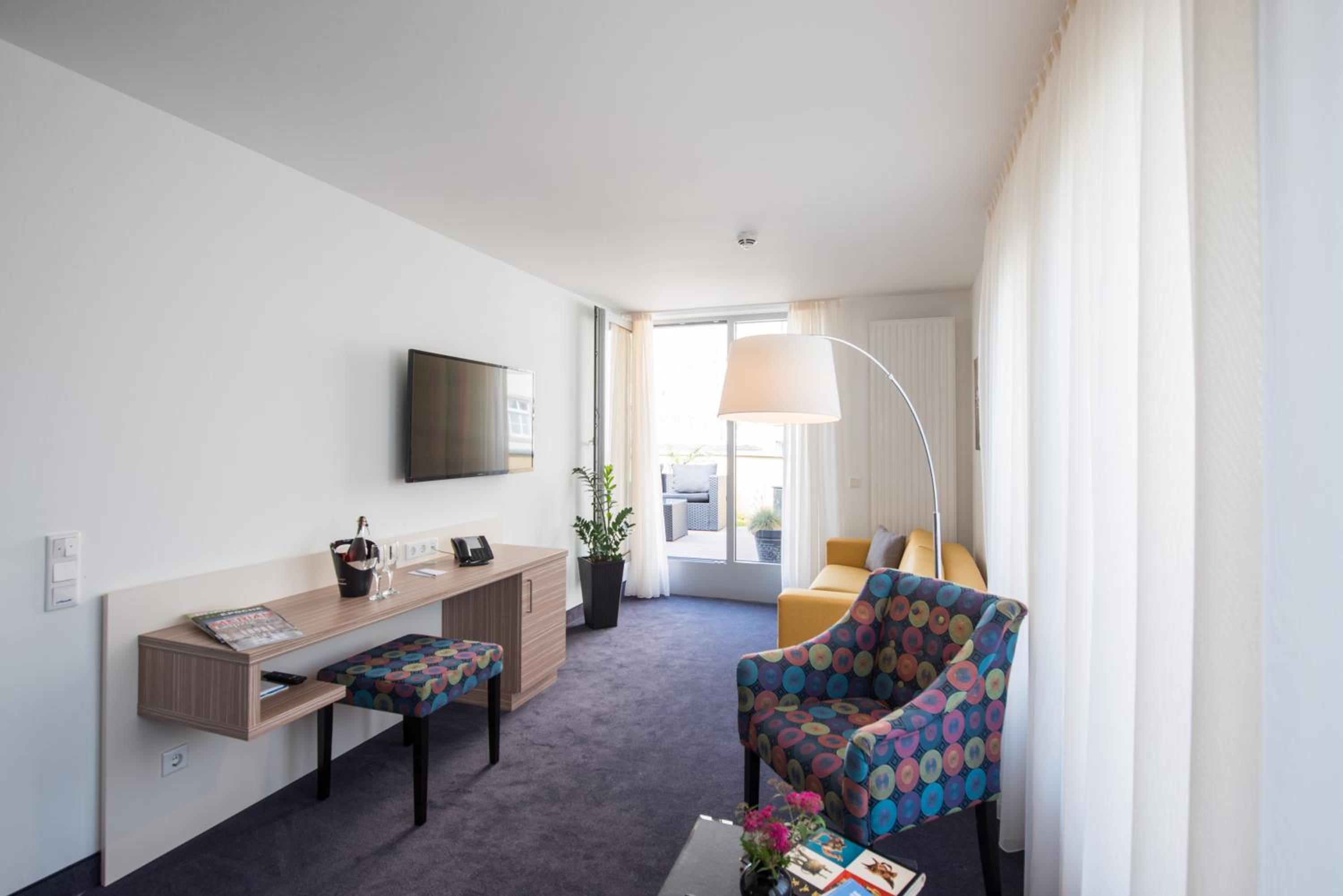 Junior Suite with Balcony photo 2
