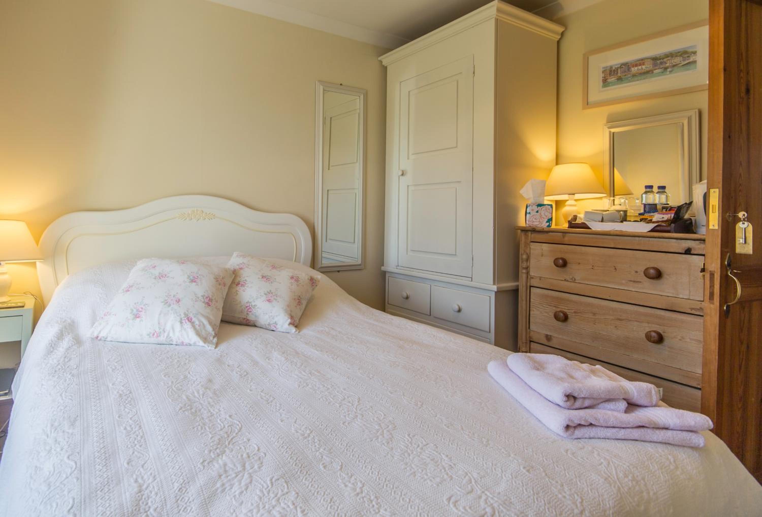 Small Double Room with Private External Bathroom