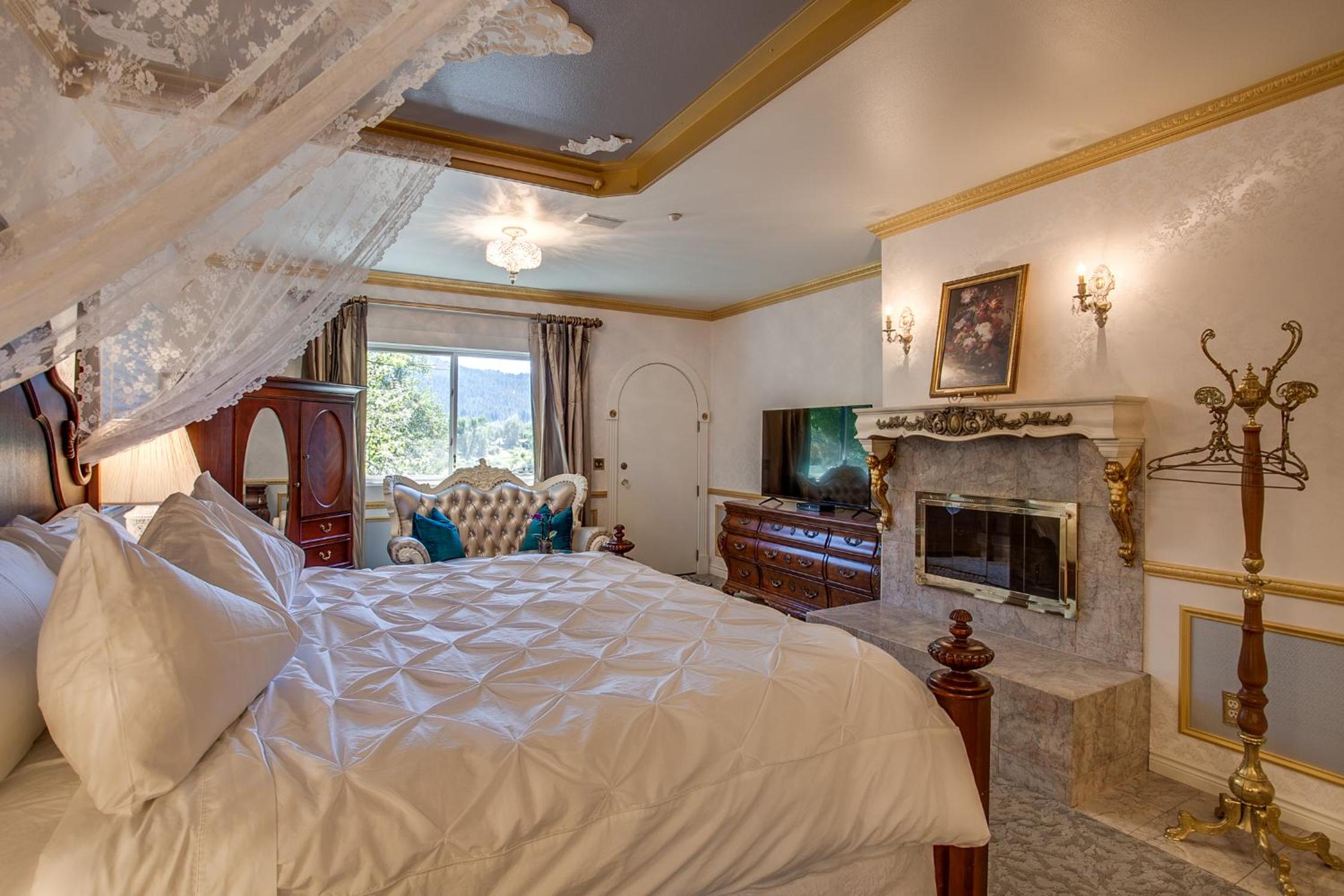 Suite with River View