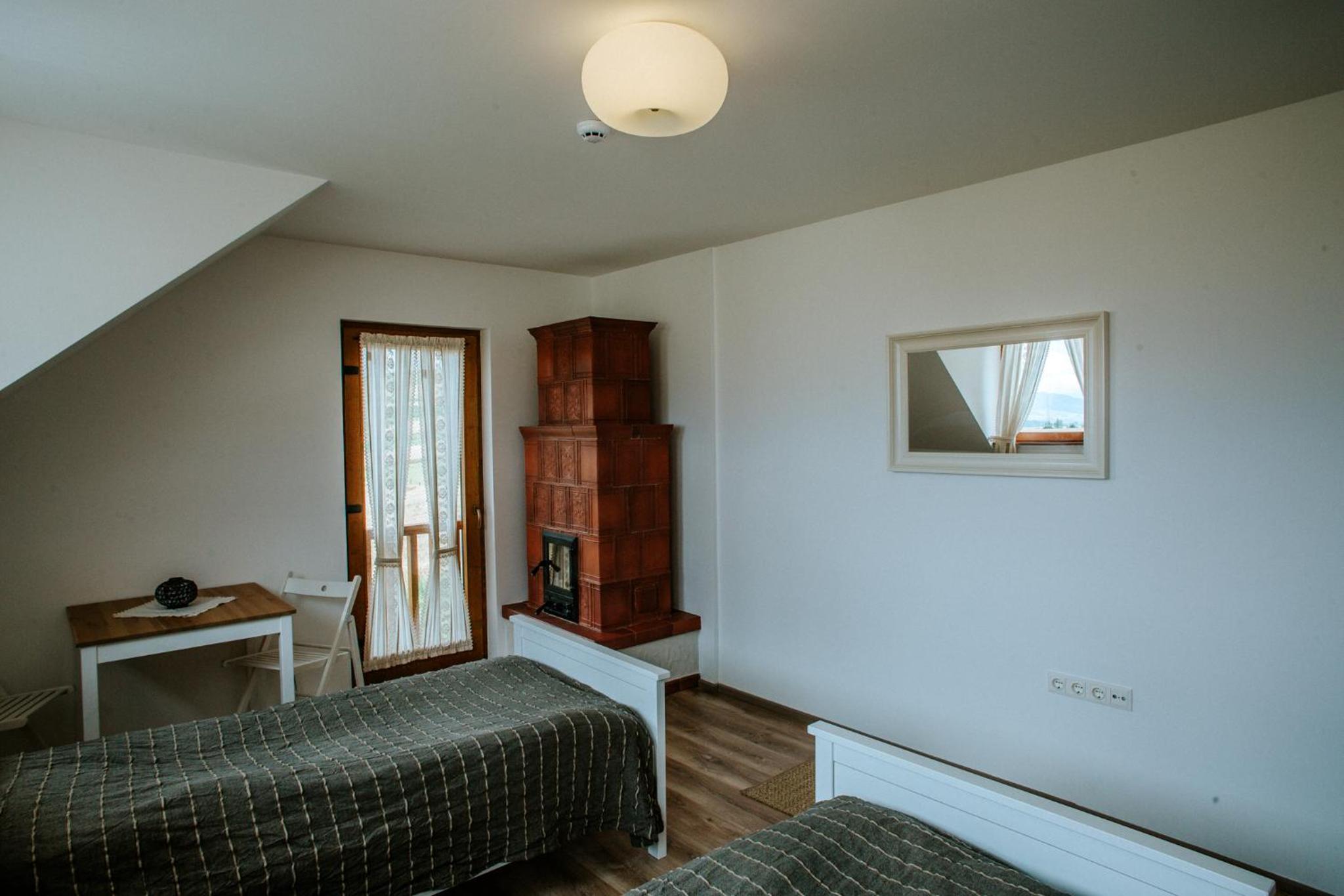 Family Room - Photo 4