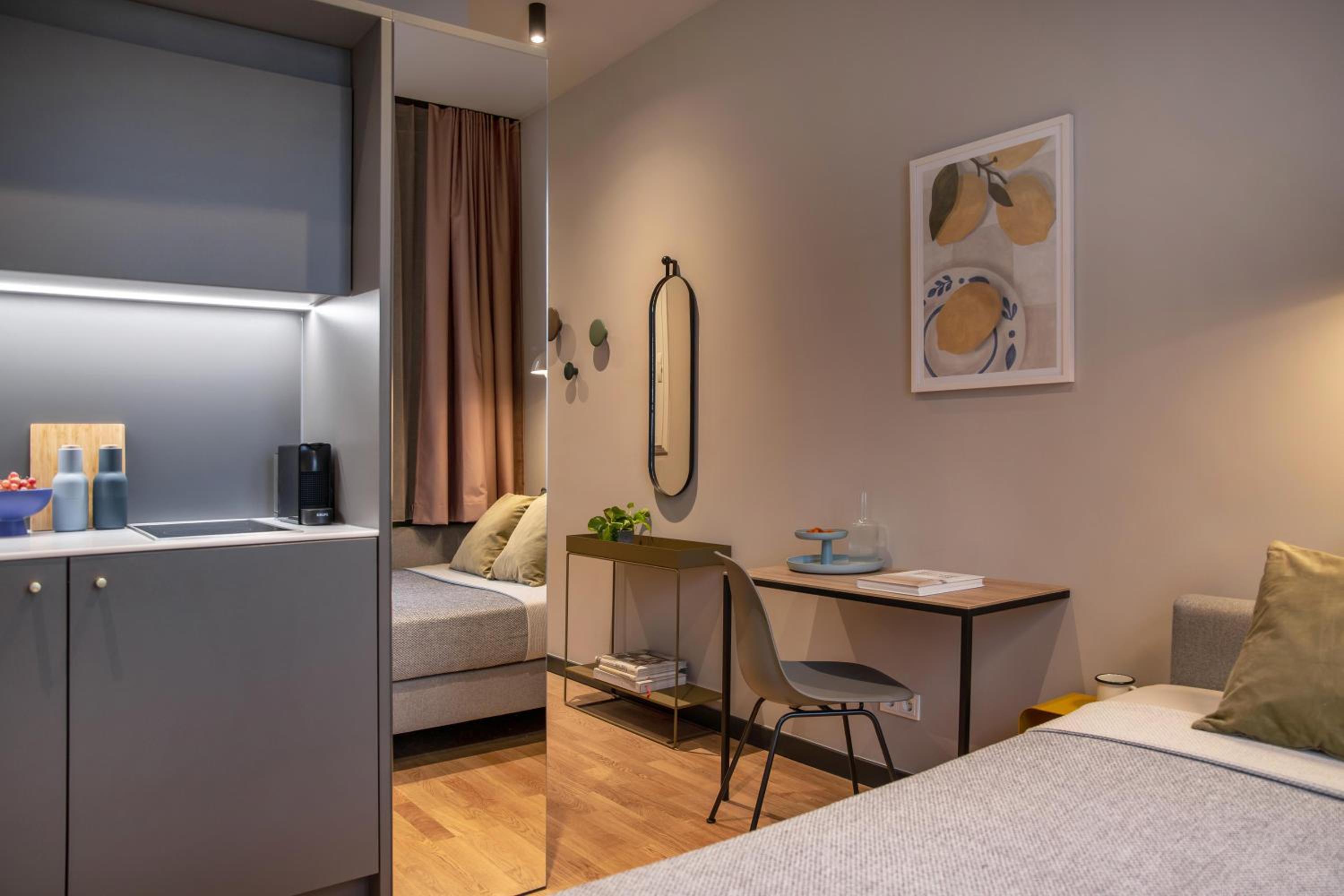 Extra Smart Apartment with One Queen Bed