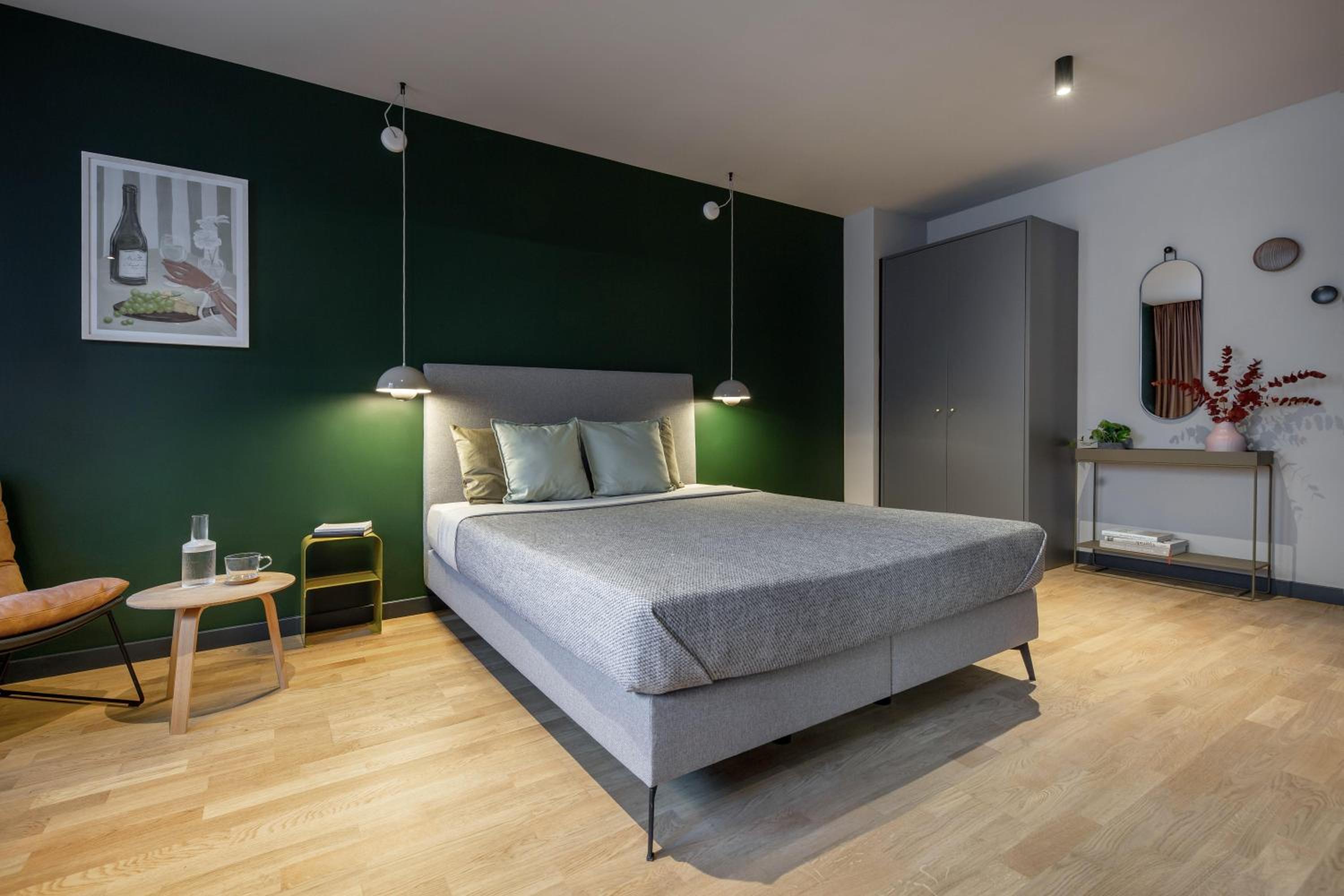 Smart Apartment with Queen Bed and Kitchen