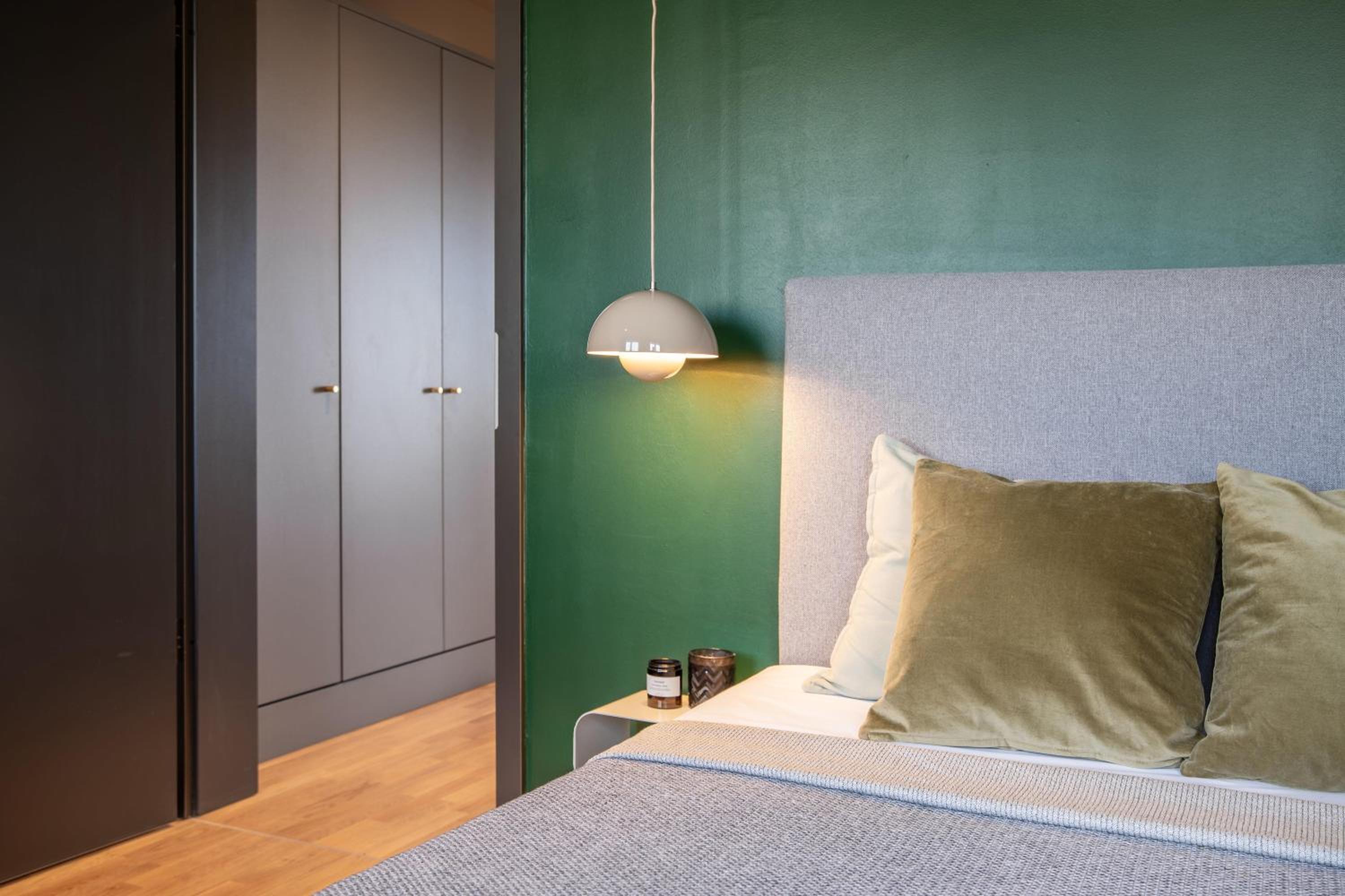 Luxury Apartment with King Bed and Kitchen - Terrace photo 3