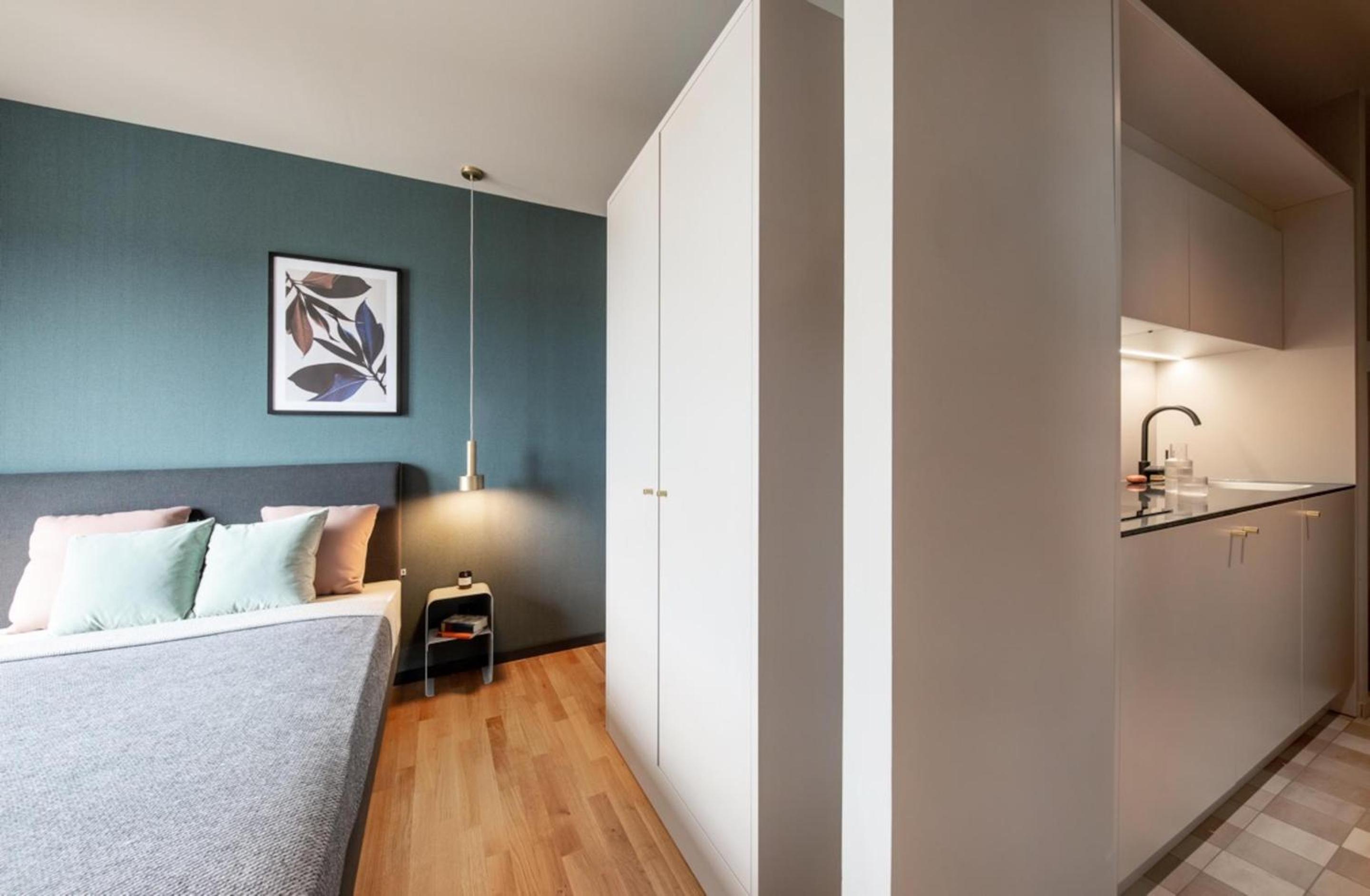 Extra Smart Apartment with One Queen Bed - Photo 1