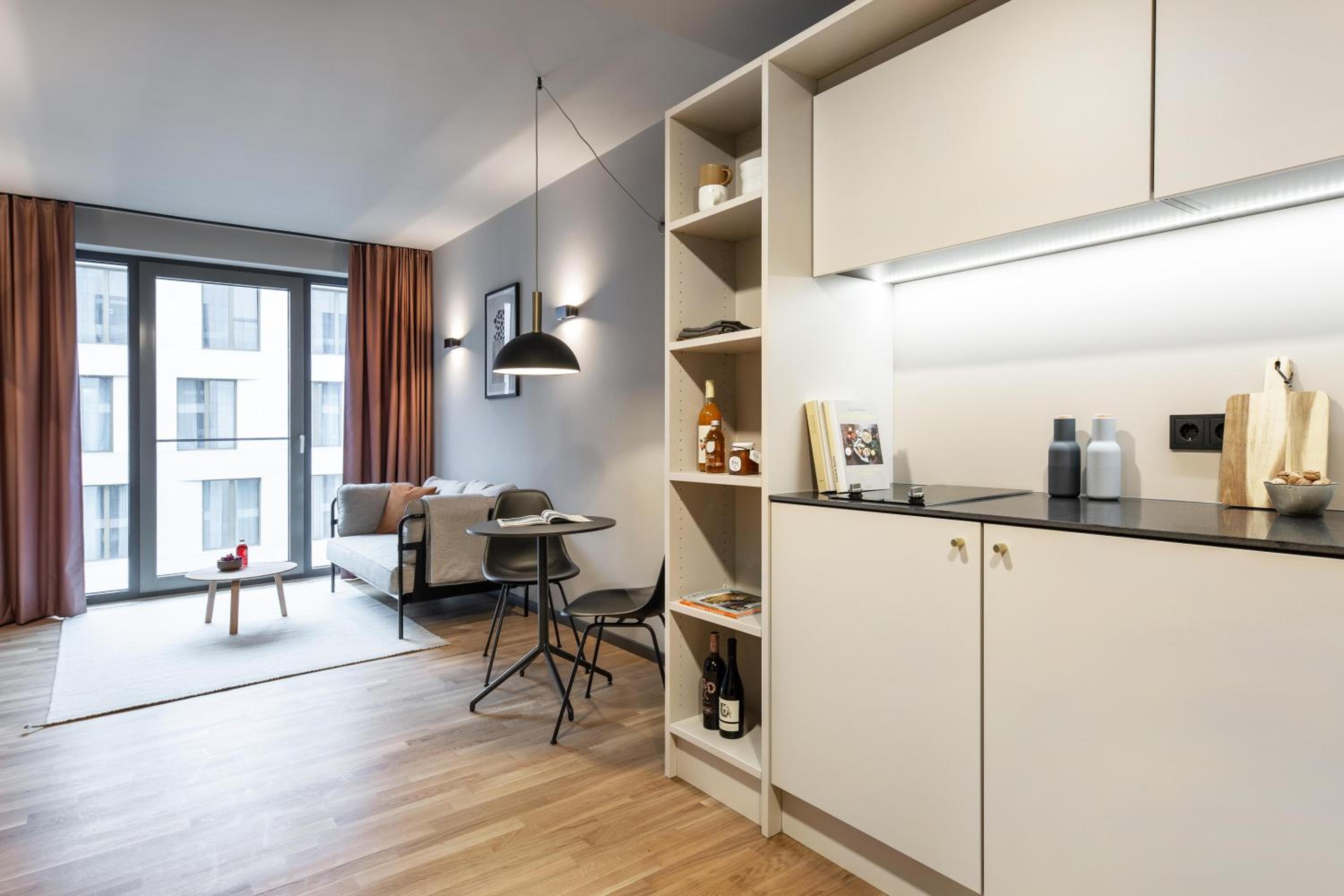 Medium Apartment with Queen Bed and Kitchen
