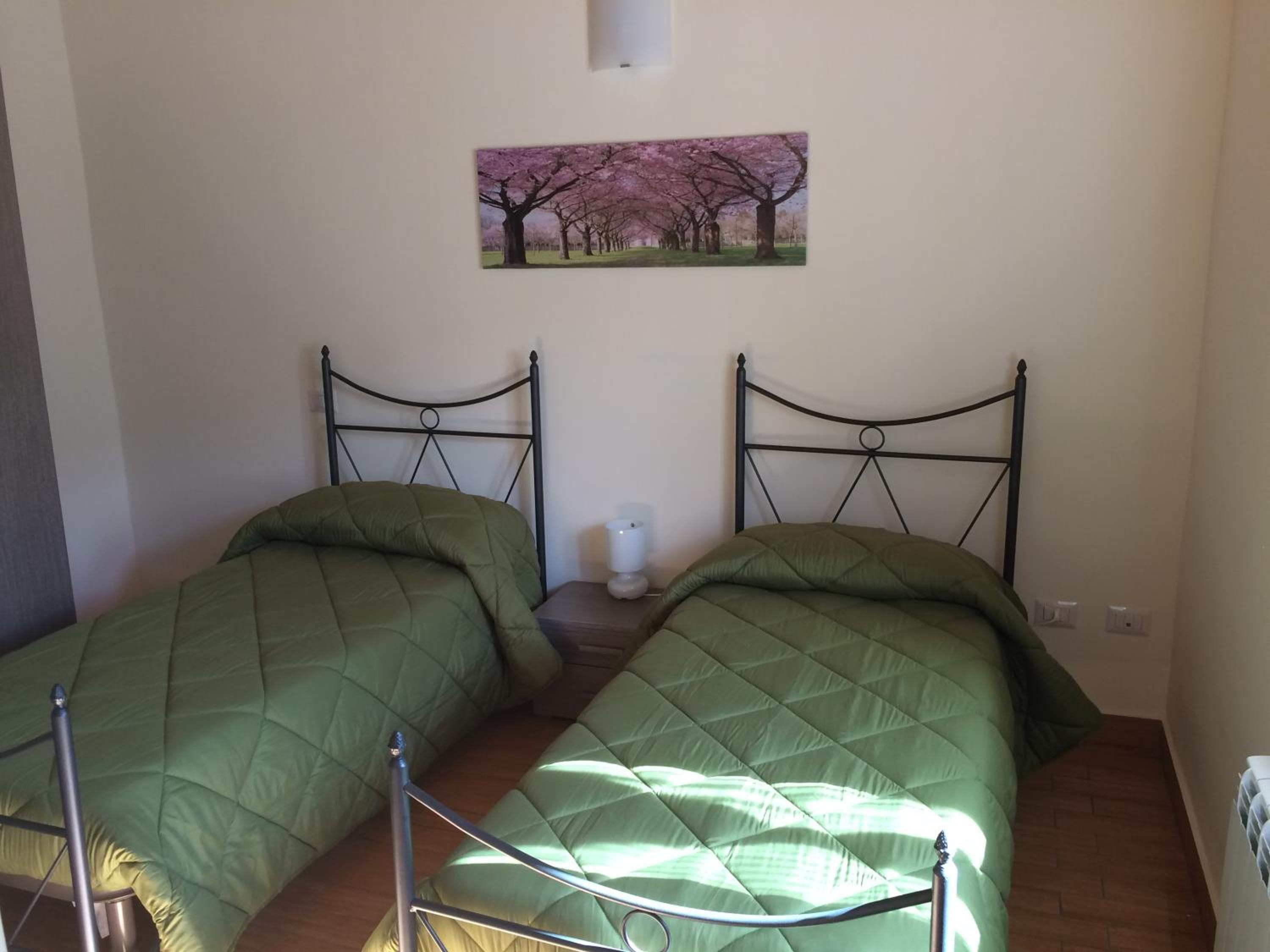 Deluxe Twin Room - Photo 10