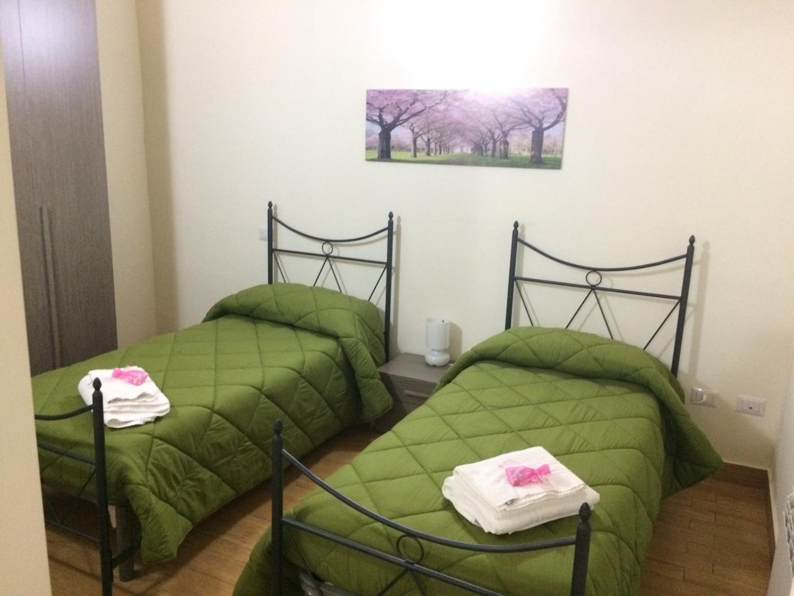 Deluxe Twin Room - Photo 9