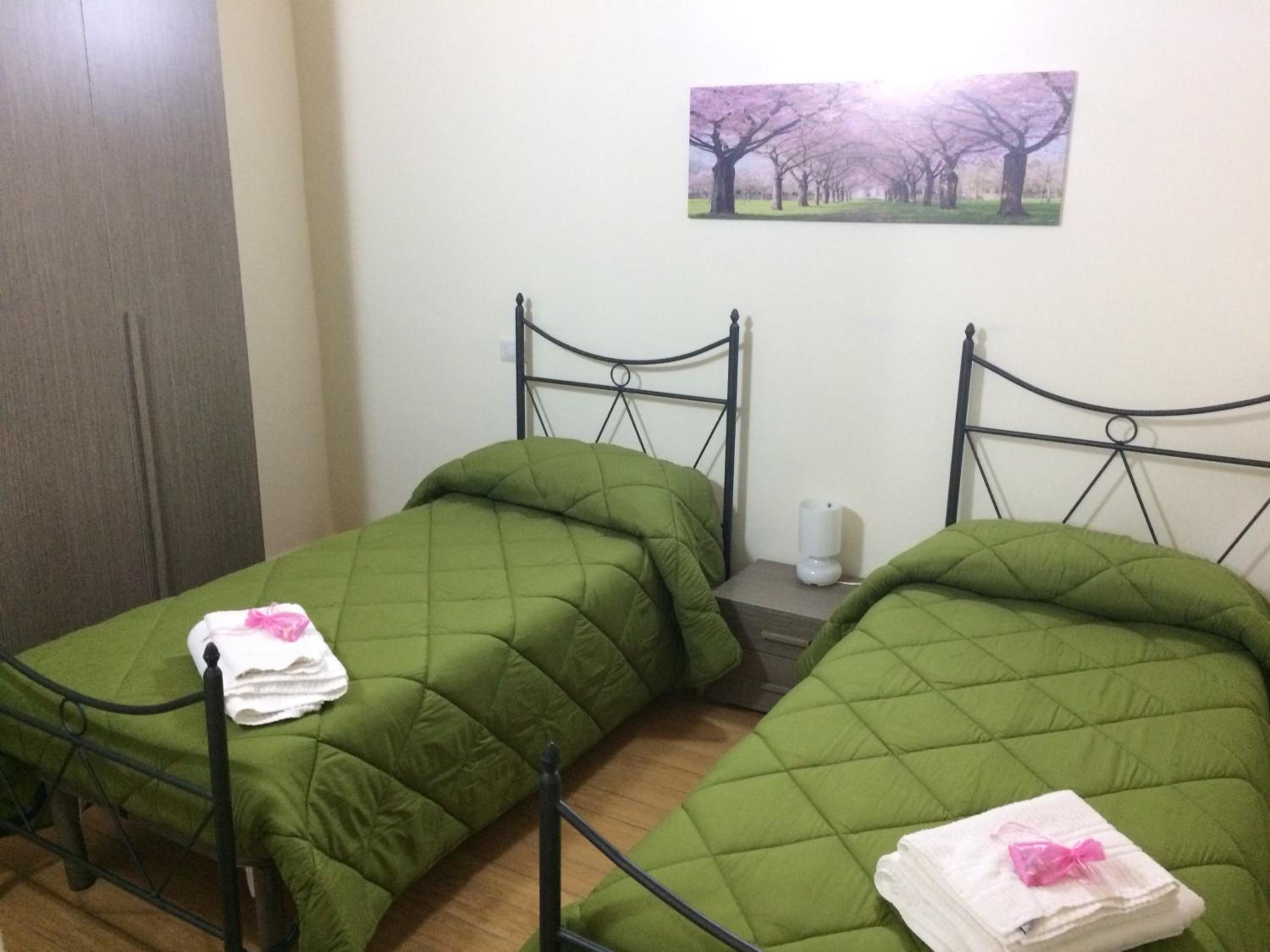 Deluxe Twin Room - Photo 7