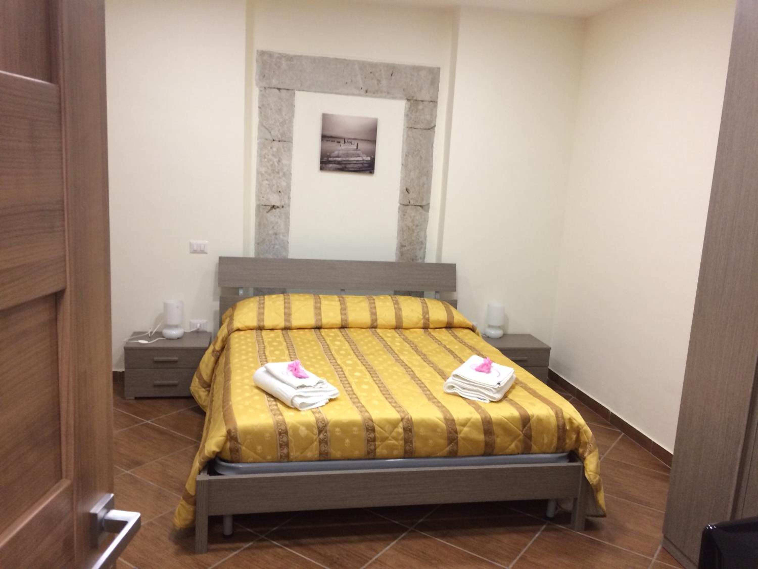 Double Room - Photo 11