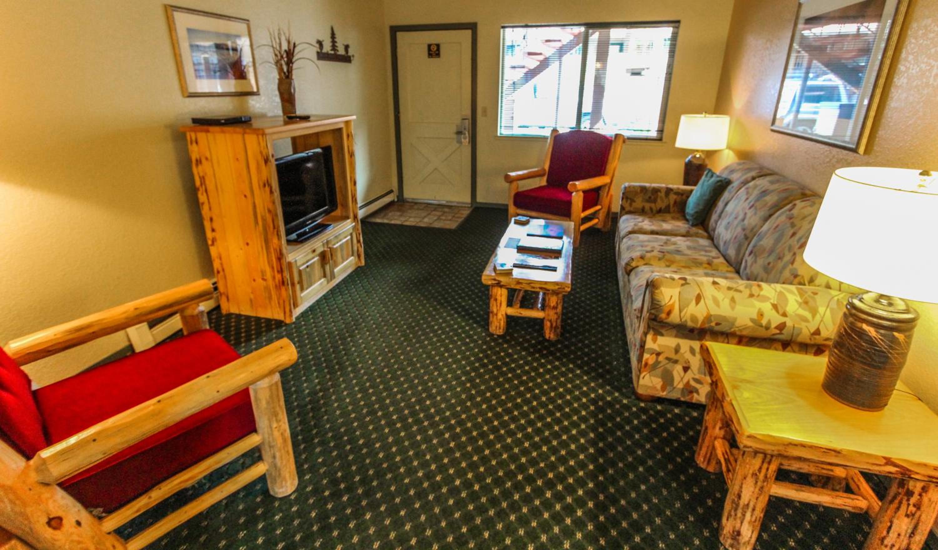 One-Bedroom Suite - Photo 1