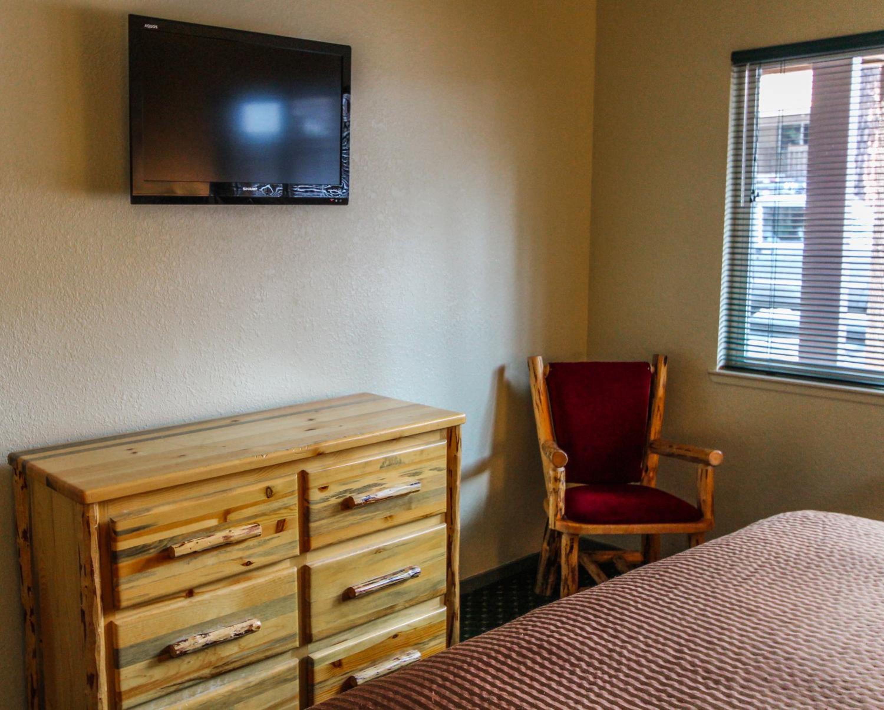 One-Bedroom Suite - Photo 35