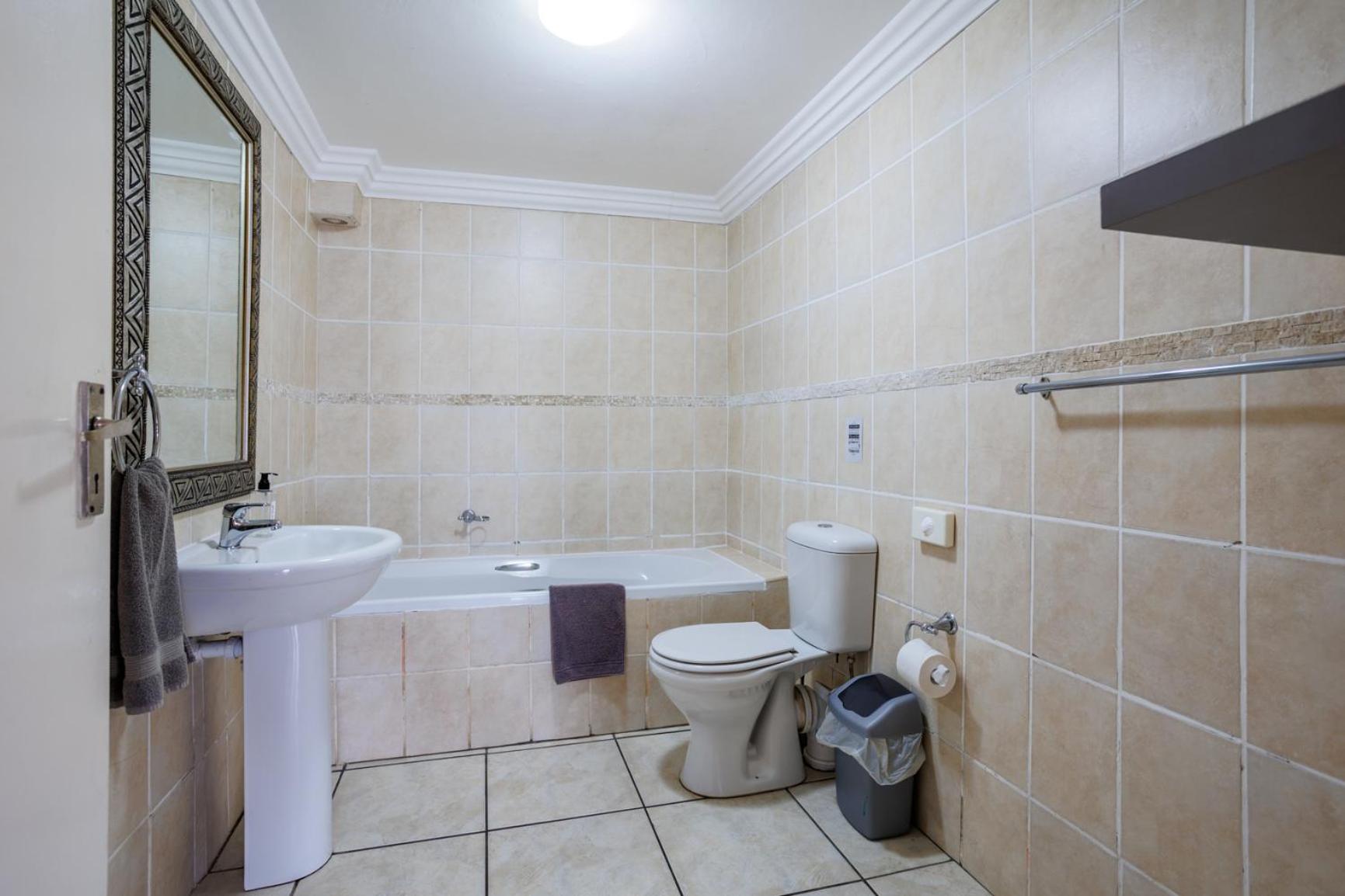 Two-Bedroom Standard Apartment photo 2