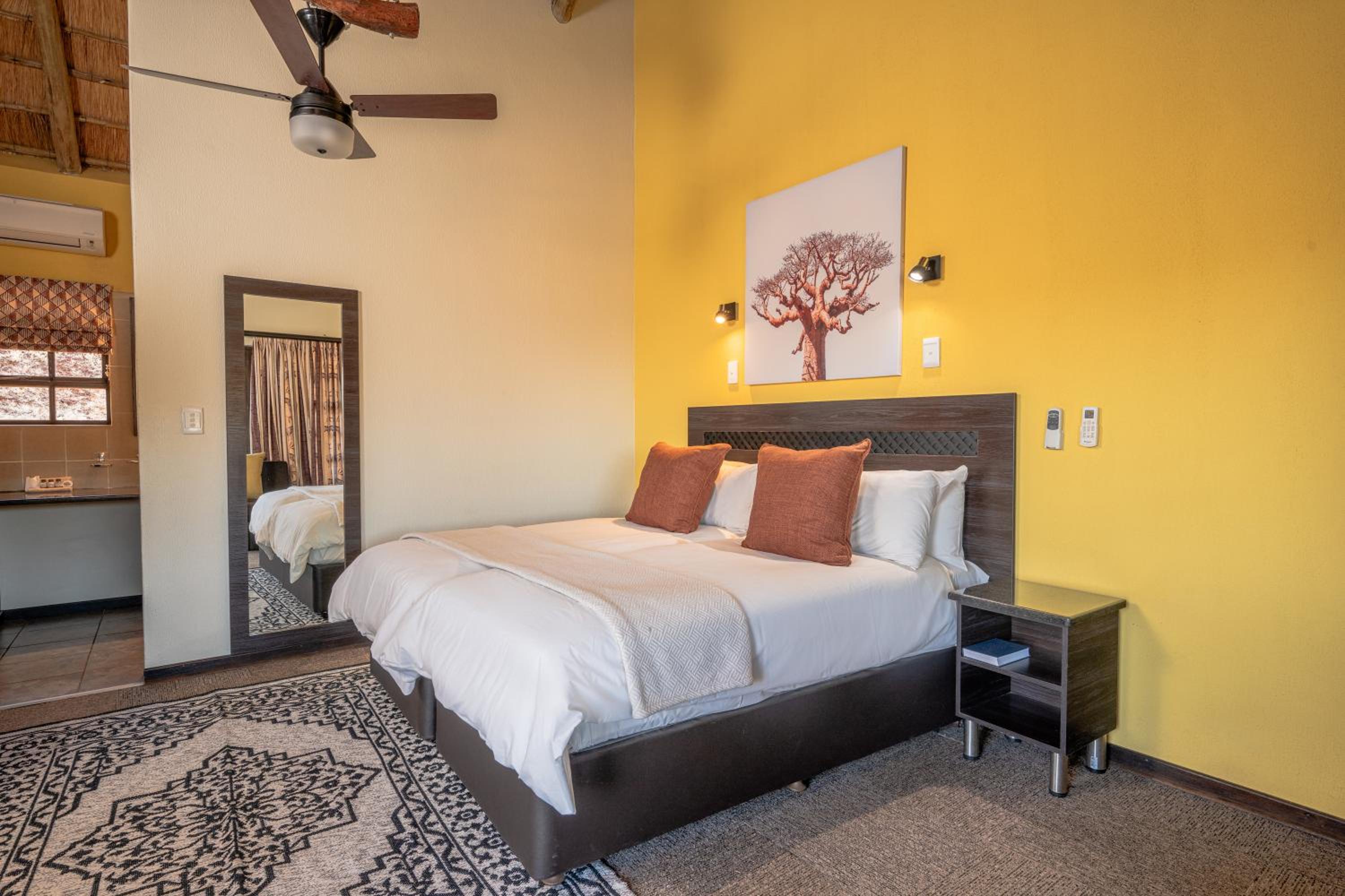 Chalet with Twin Beds photo 2