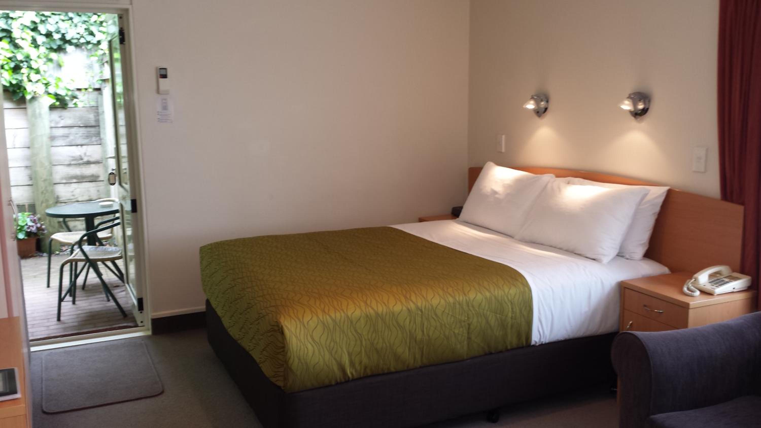 Executive Studio with Spa Bath