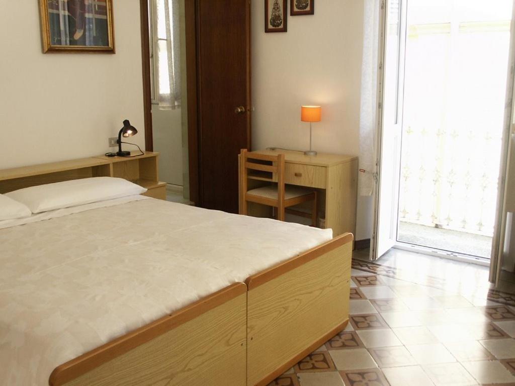 Double or Twin Room - Photo 2