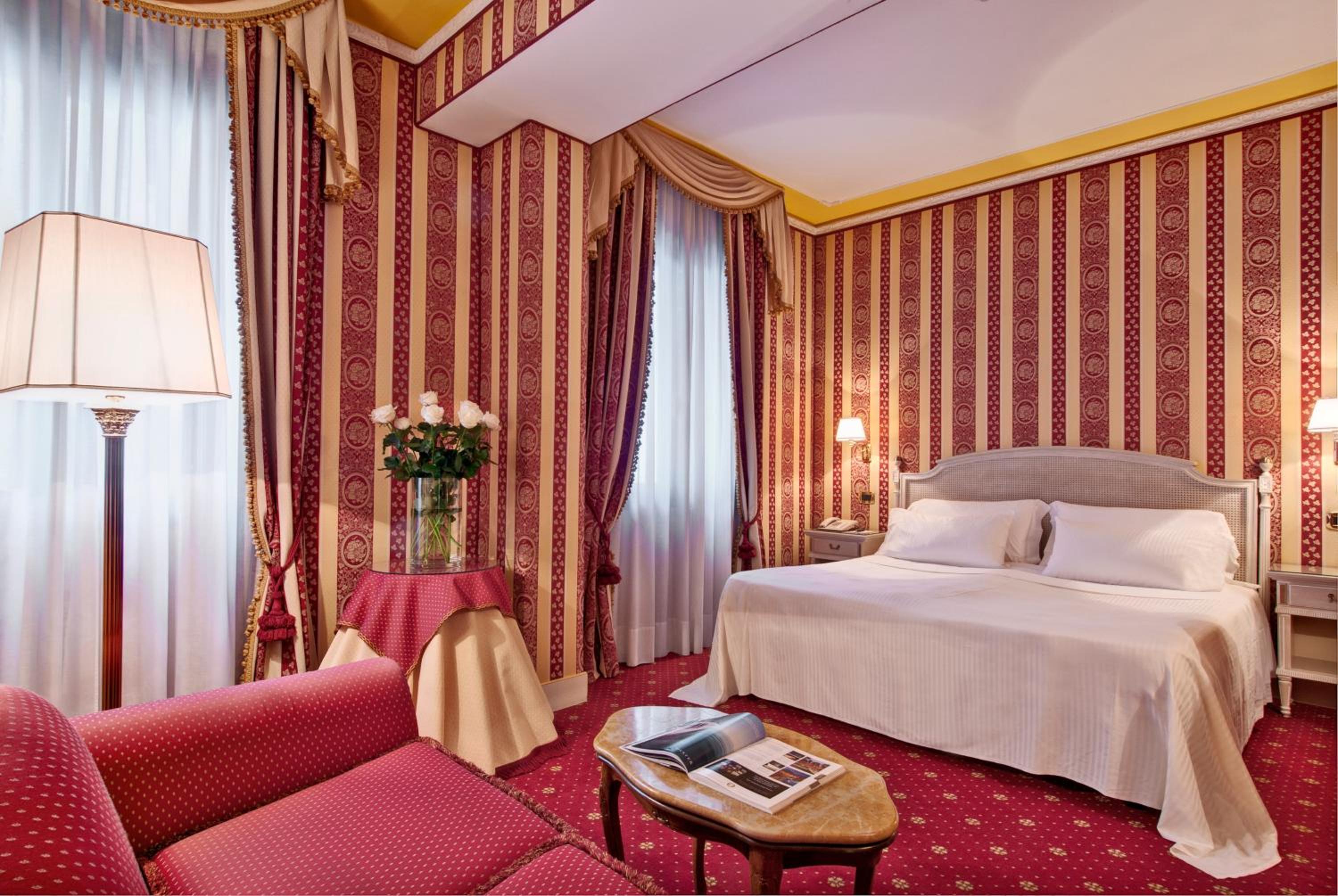 Deluxe Double Room with Extra Bed photo 3