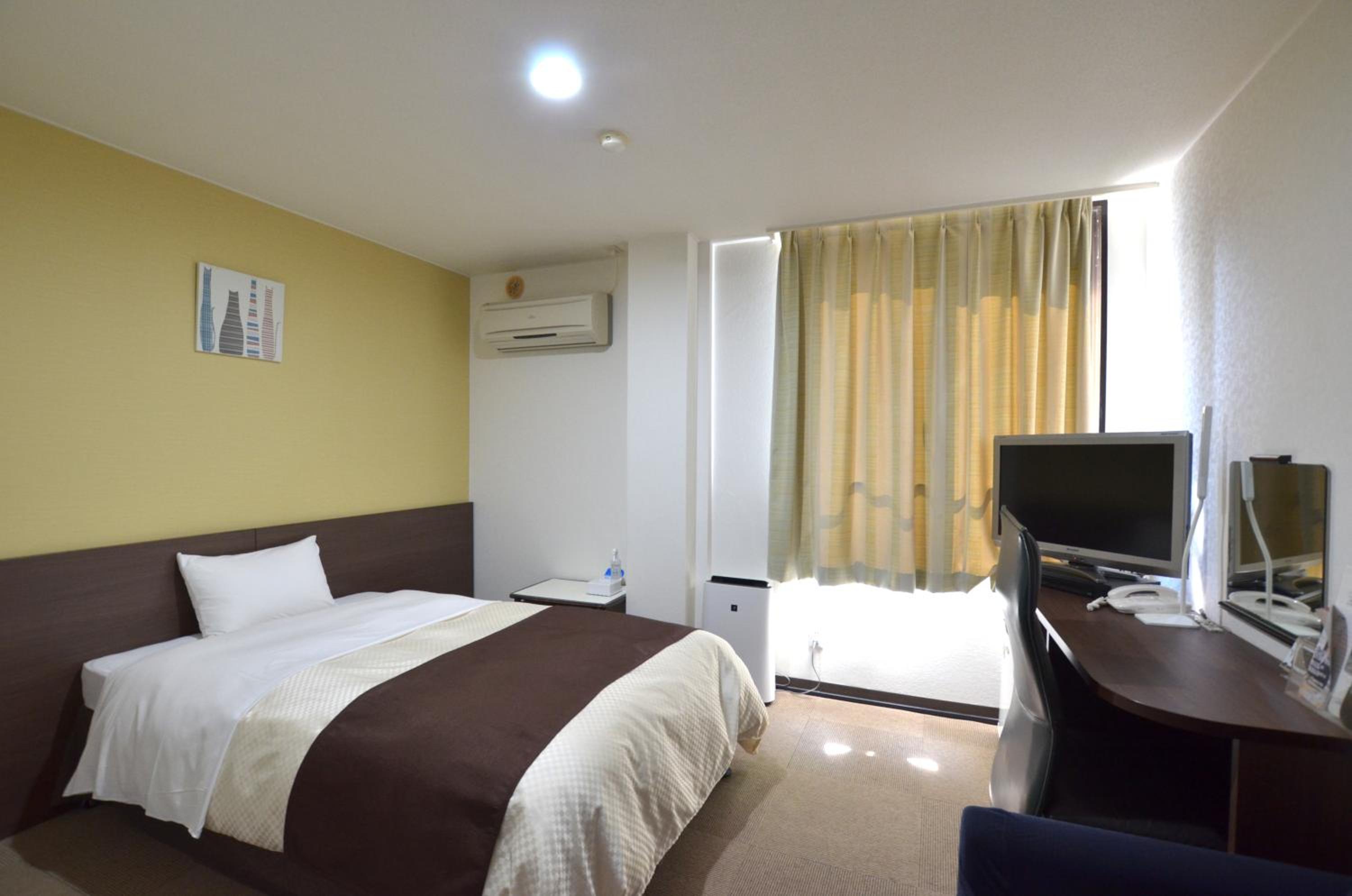Double Room with Small Double Bed - Smoking - Photo 4