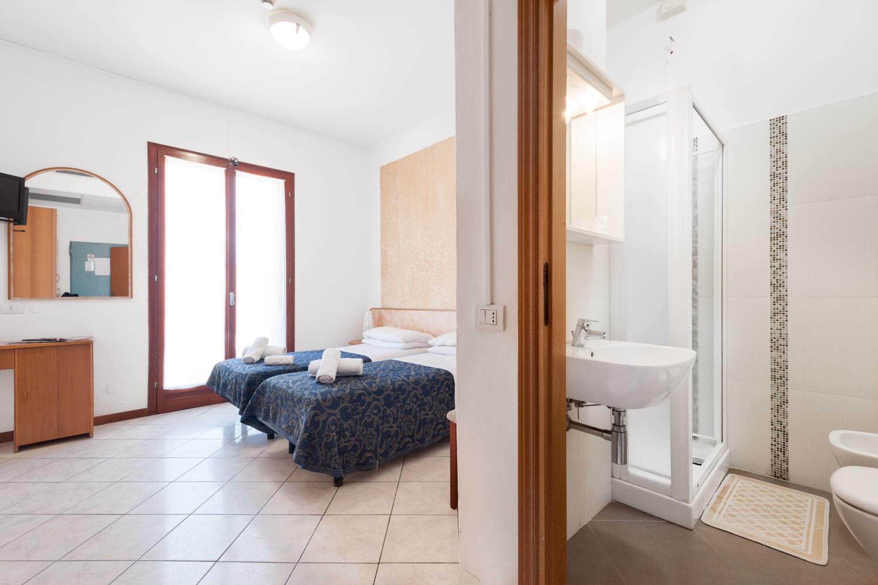 Double or Twin Room with Balcony photo 1