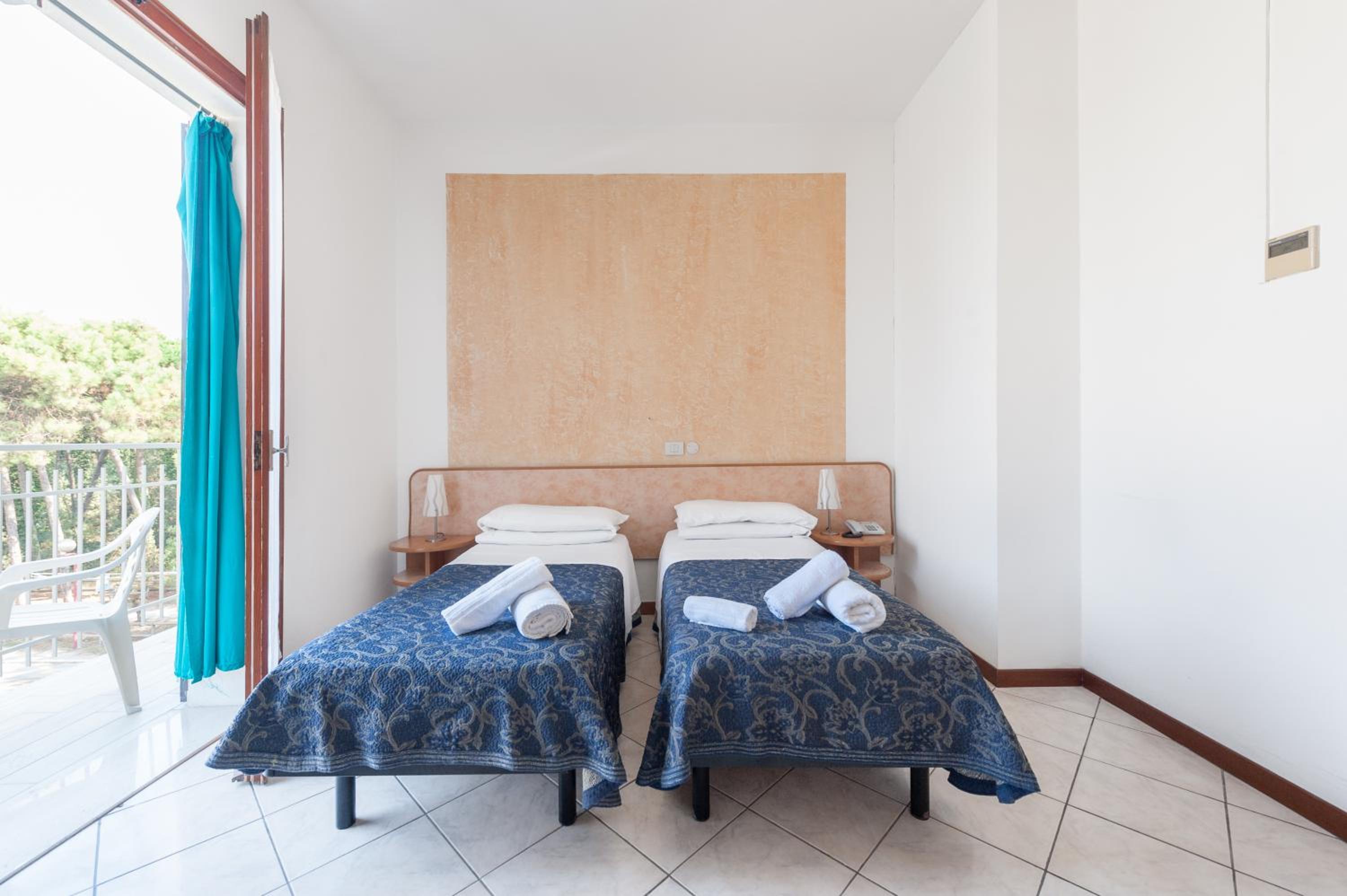 Double or Twin Room with Balcony photo 2