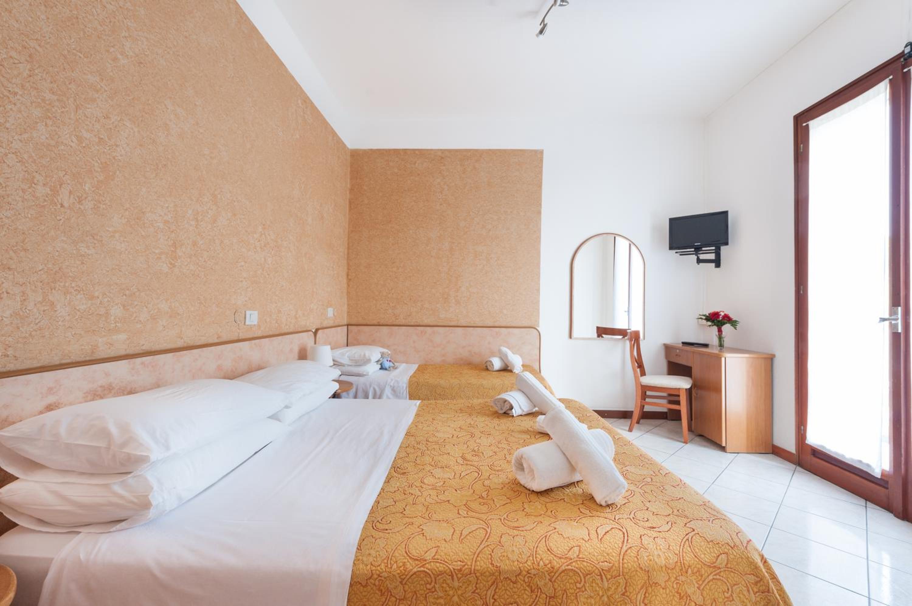 Triple Room with Balcony photo 1