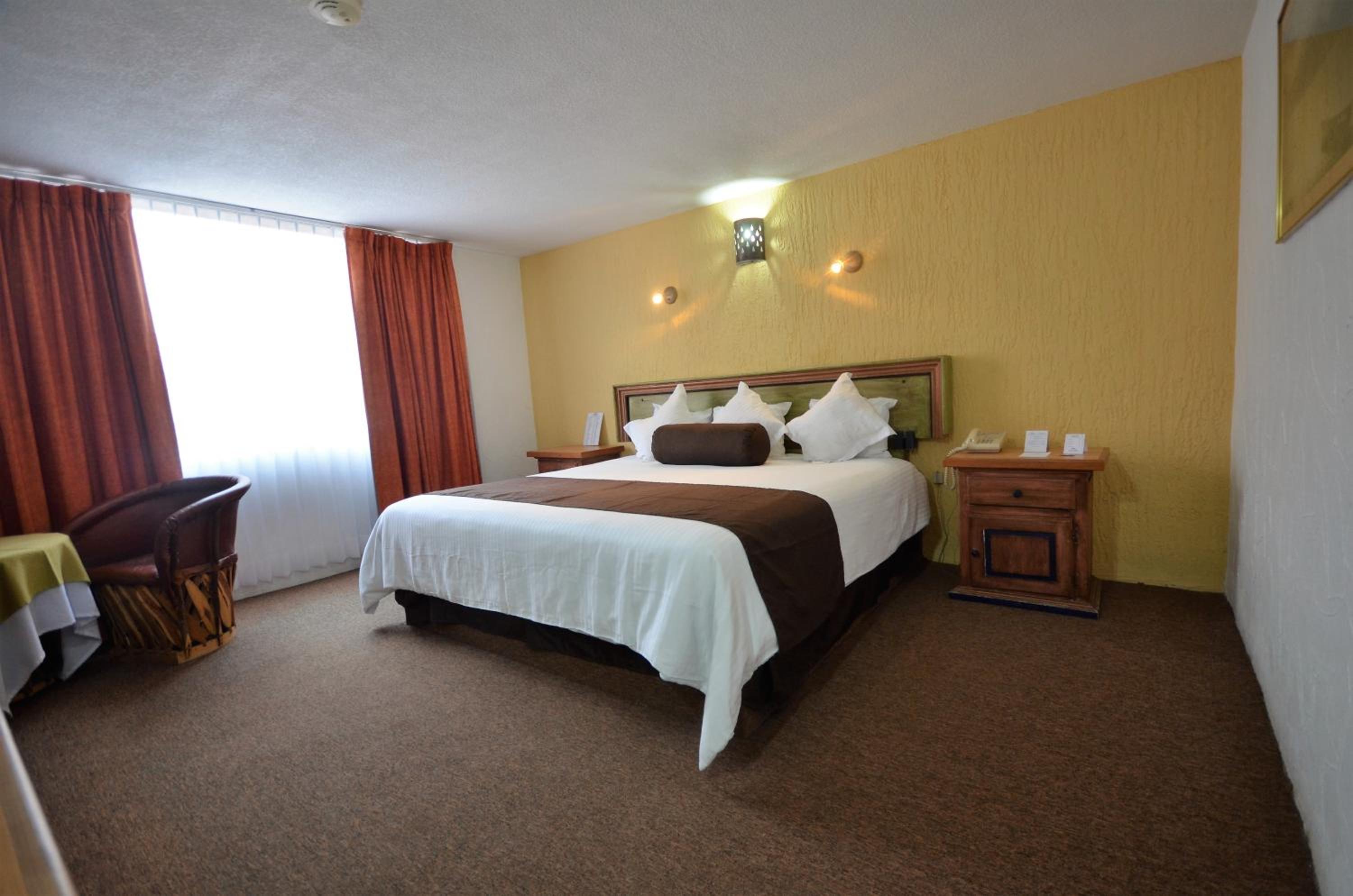 King Room - Non-Smoking - Photo 1