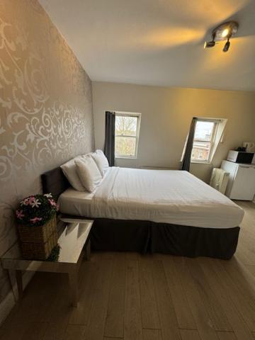 Deluxe Double Room with Shower photo 3