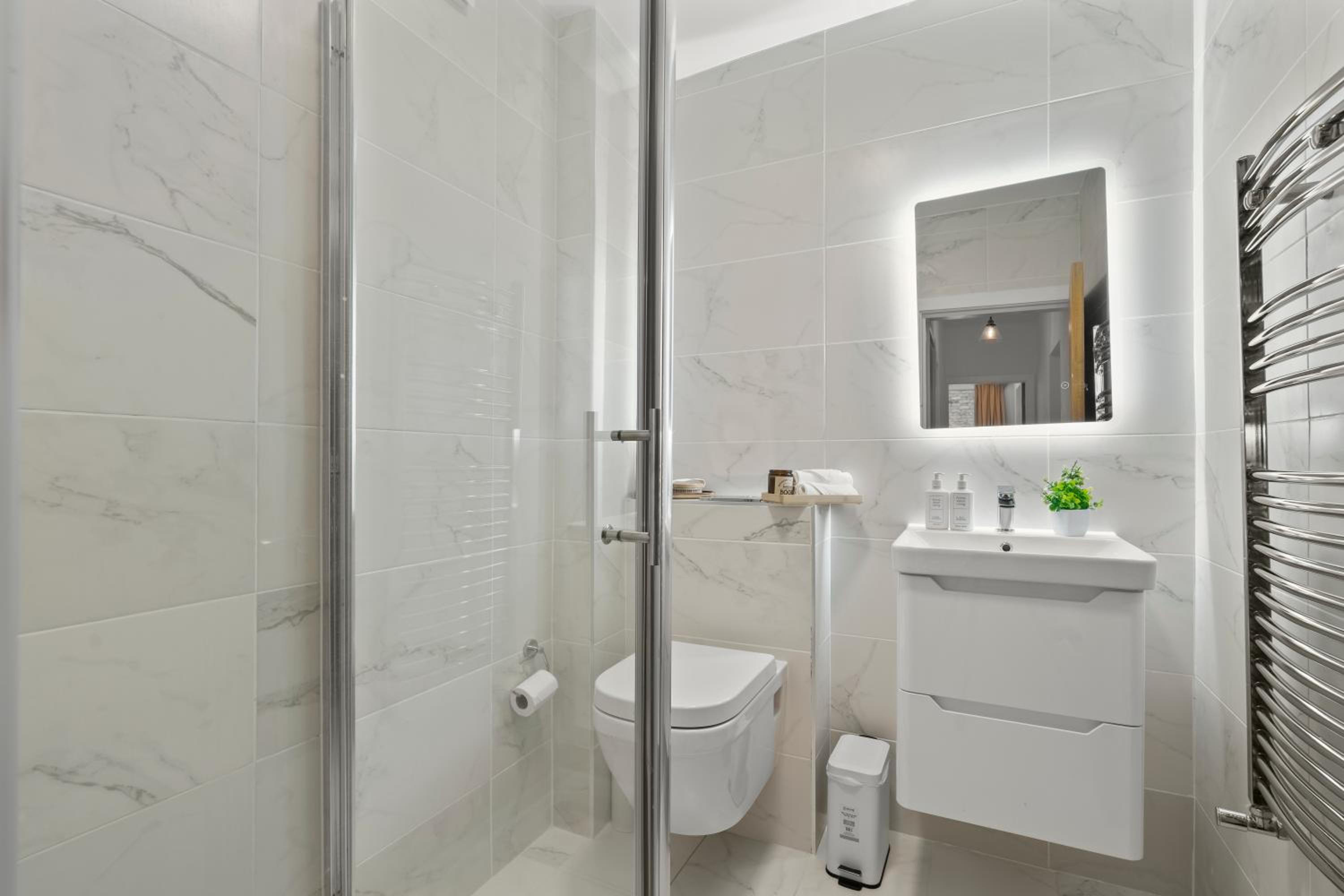 Two-Bedroom Deluxe Apartment with Garden View photo 3