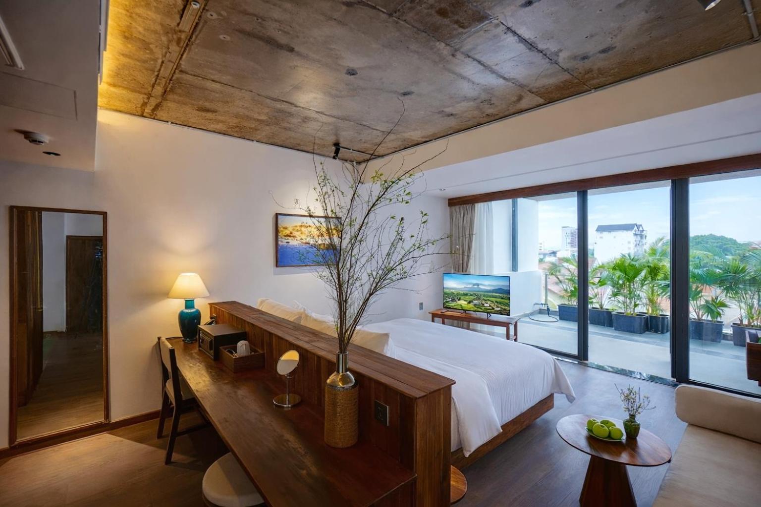 Suite with City View