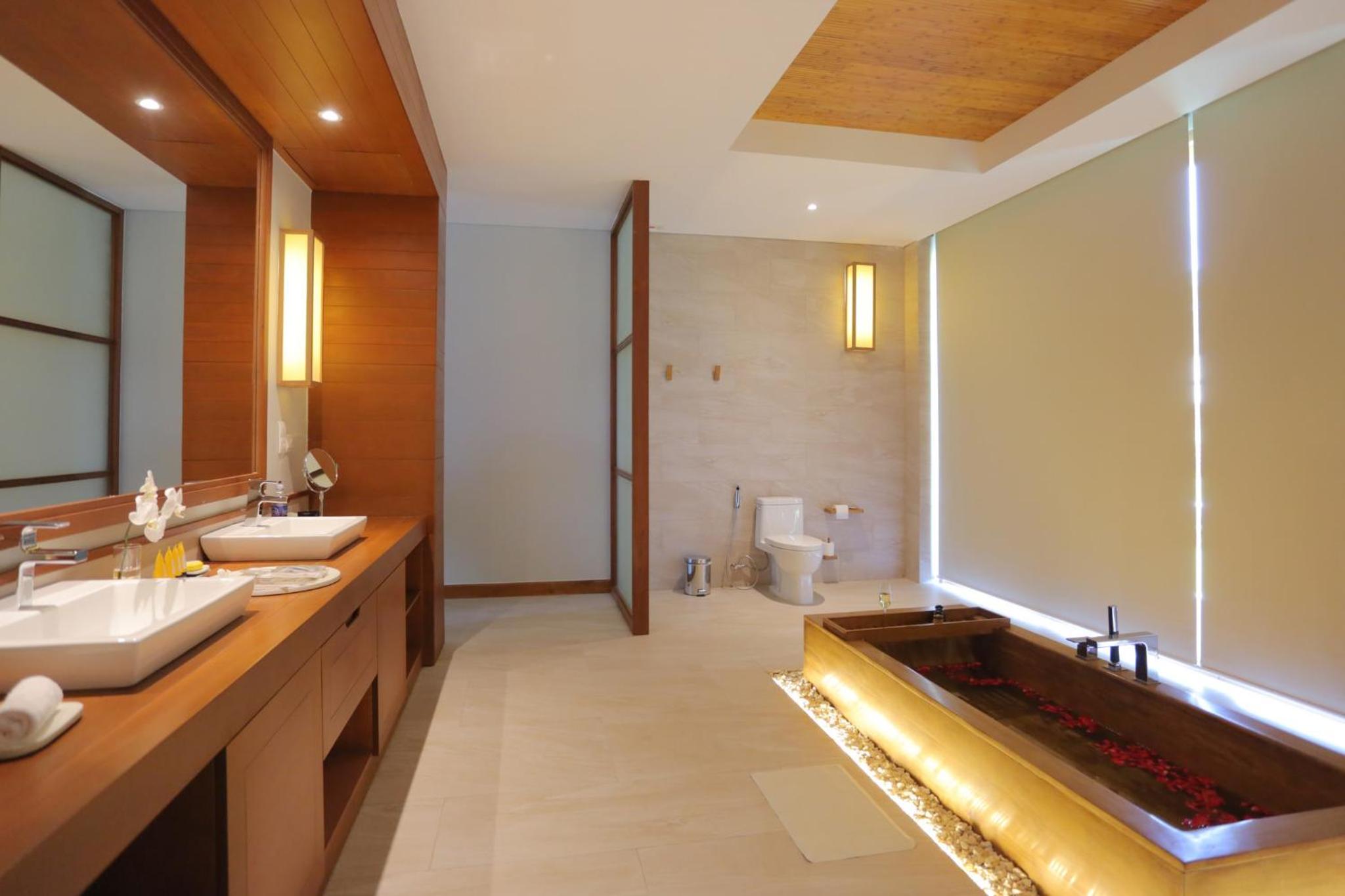 Three-Bedroom Villa - Beach Front photo 2