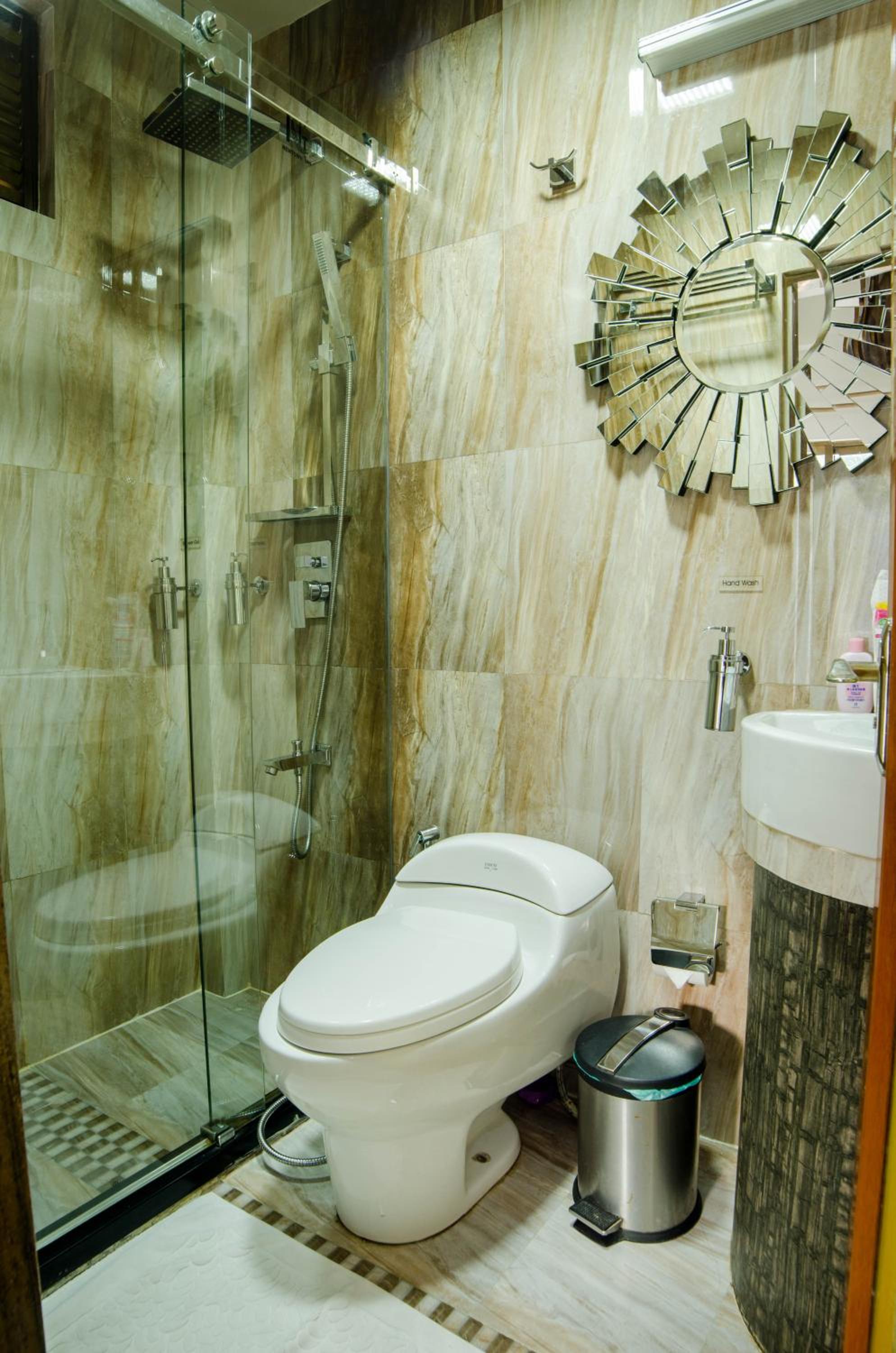 Deluxe Double or Twin Room photo 3