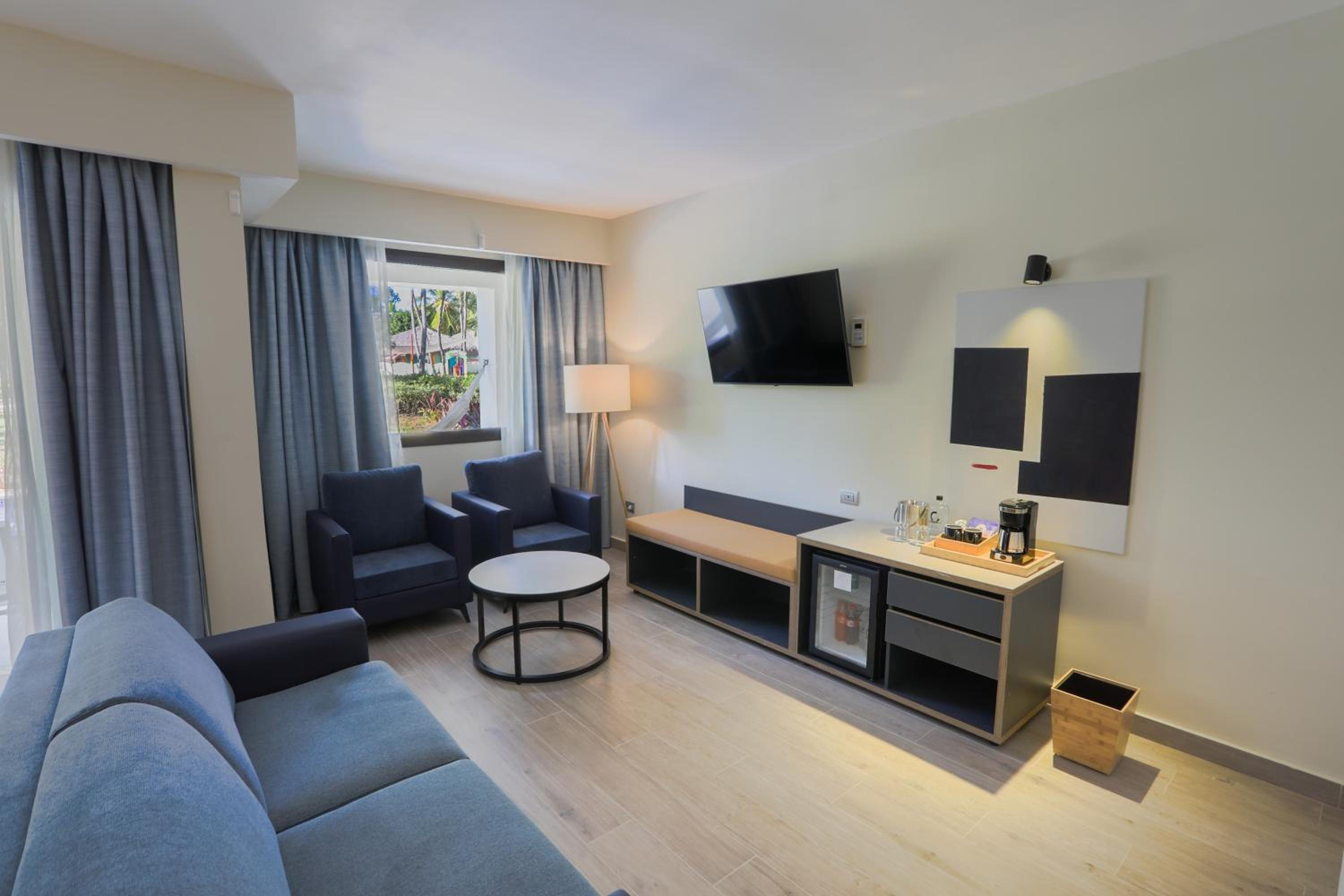 Privileged Deluxe Junior Suite Swim Up photo 3