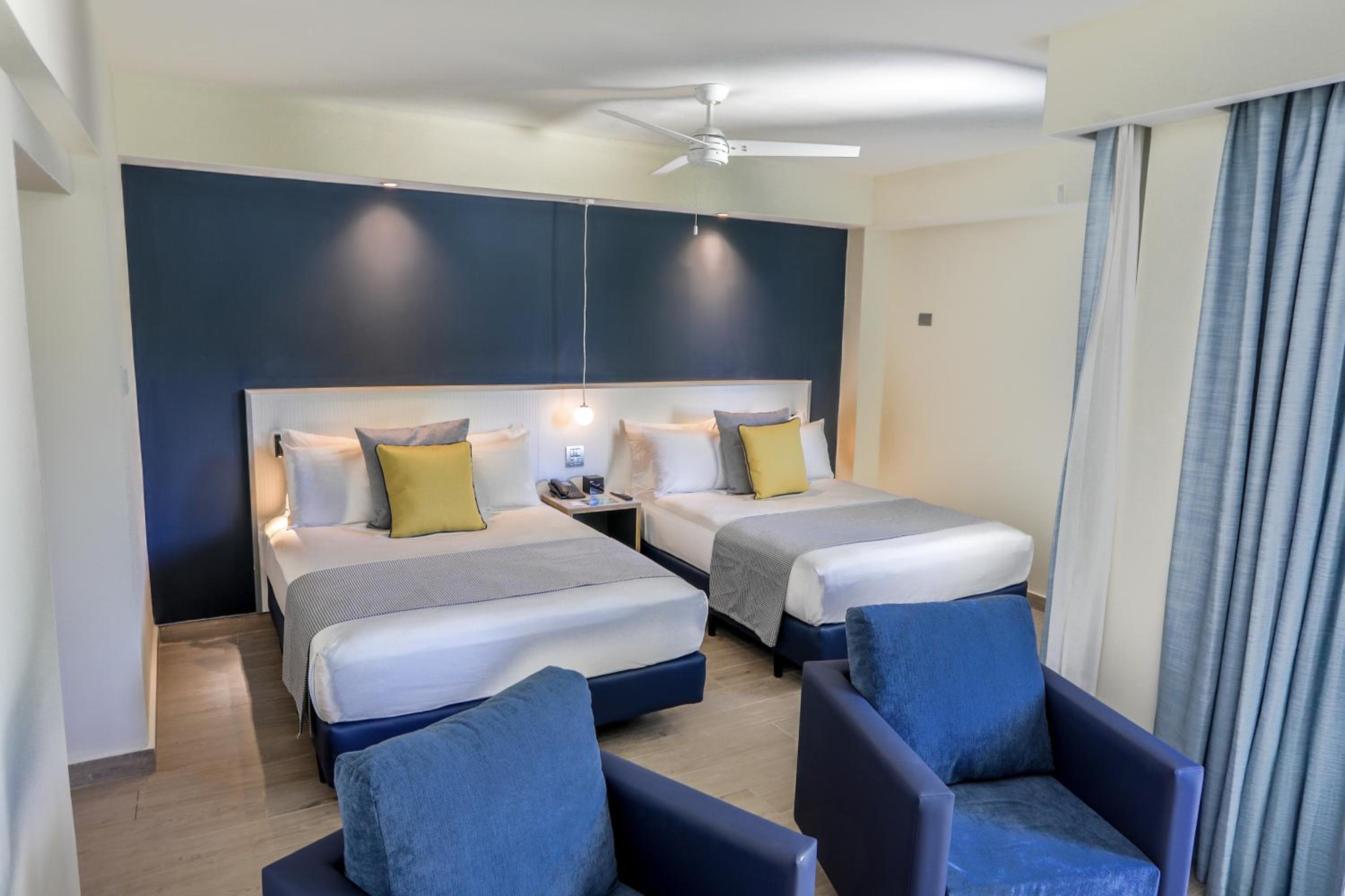 Privileged Deluxe Junior Suite Swim Up photo 2