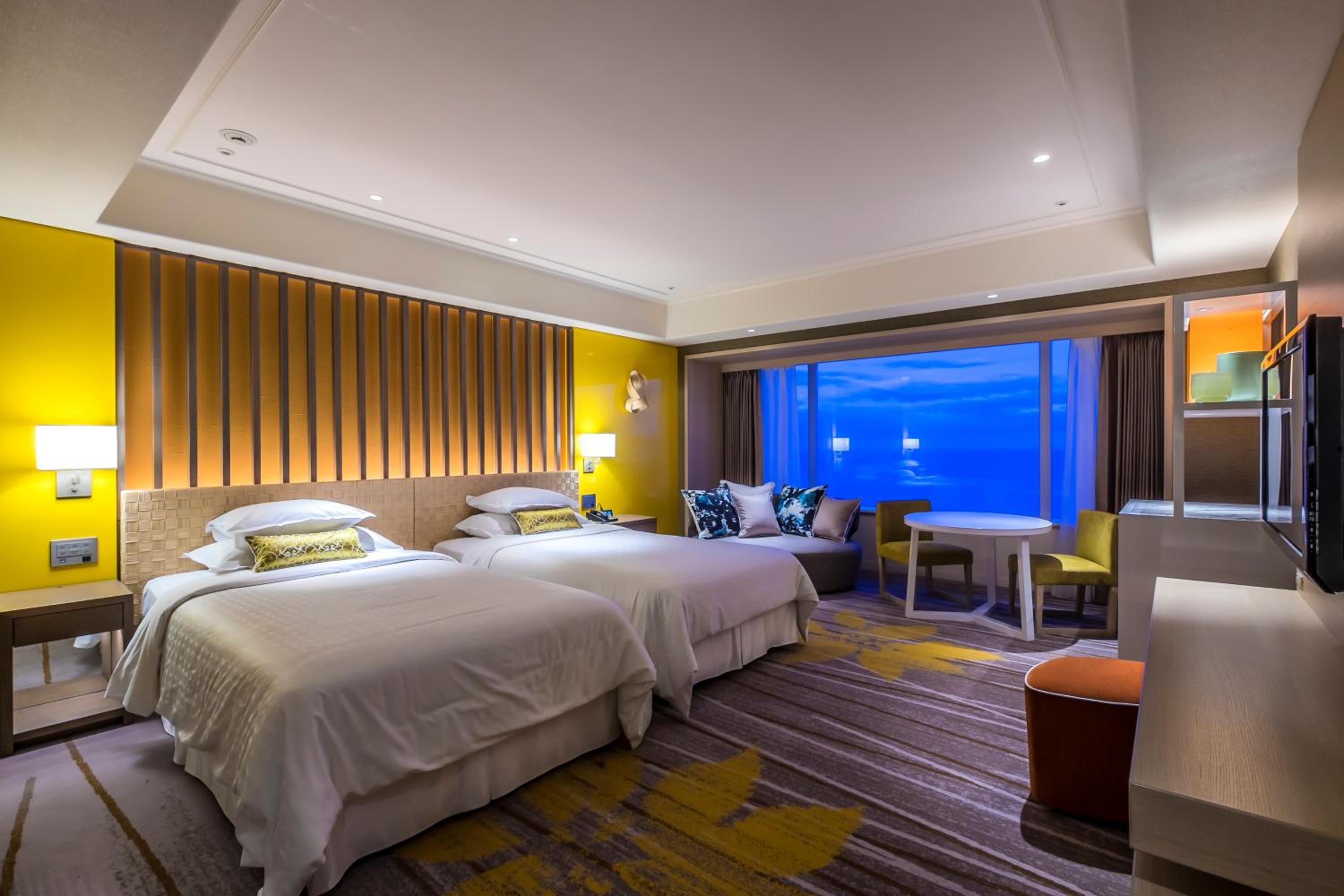 Club Twin Grand Room with Ocean View - Non-Smoking