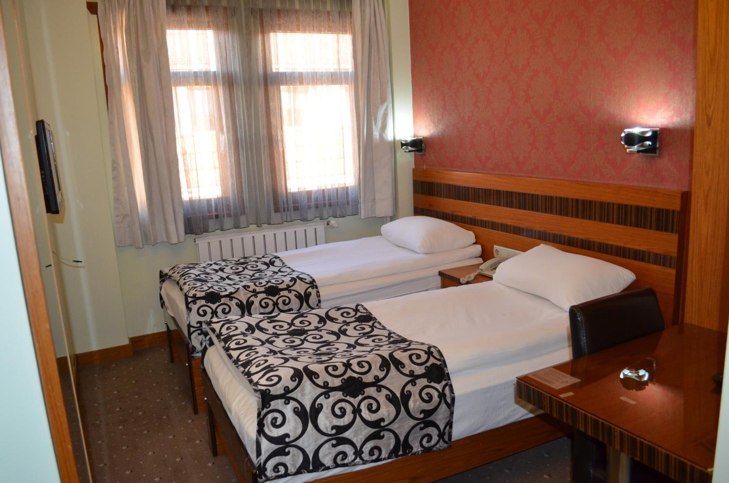 Standard Twin Room photo 2