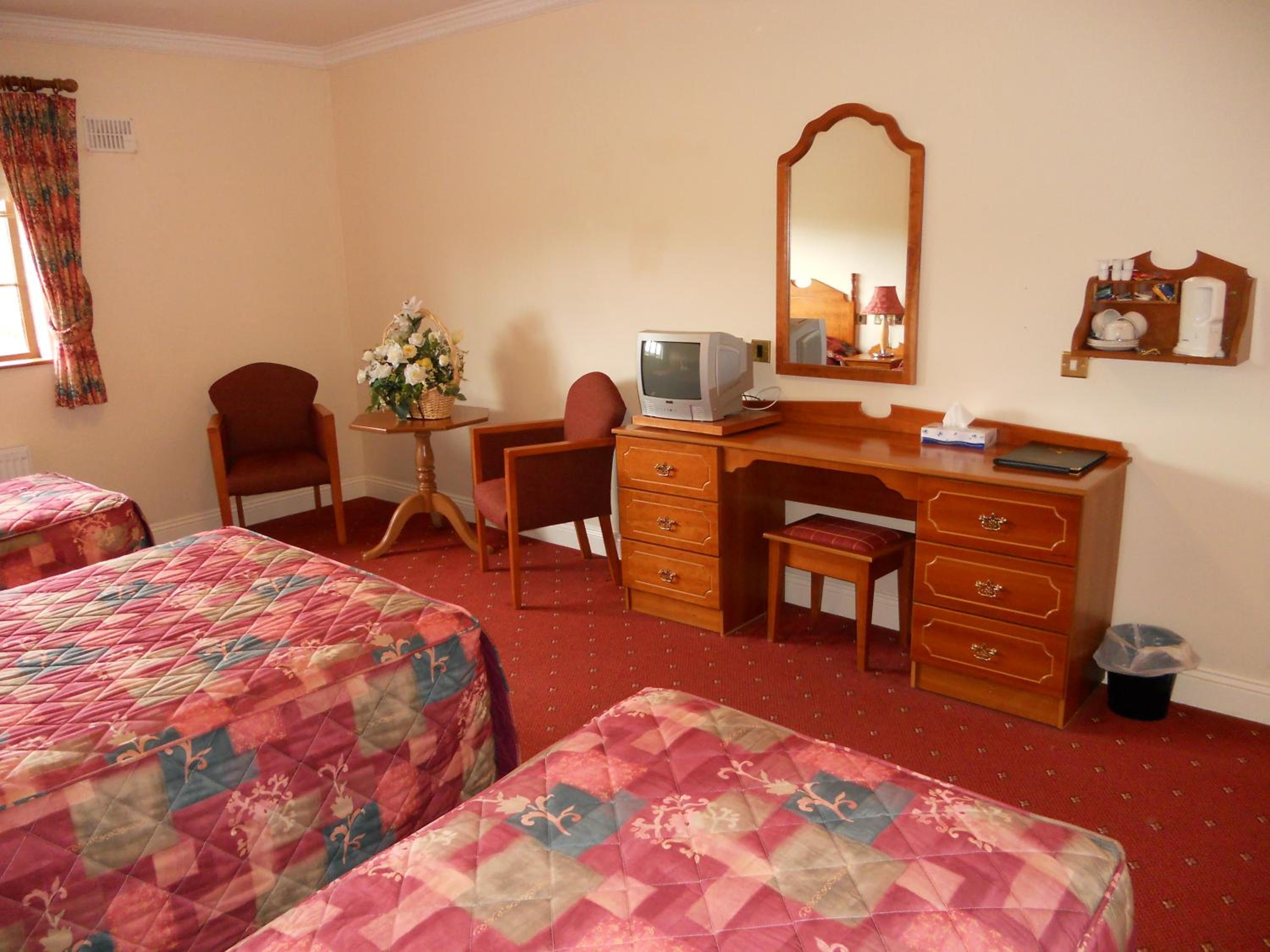 Family Room (3 Adults)