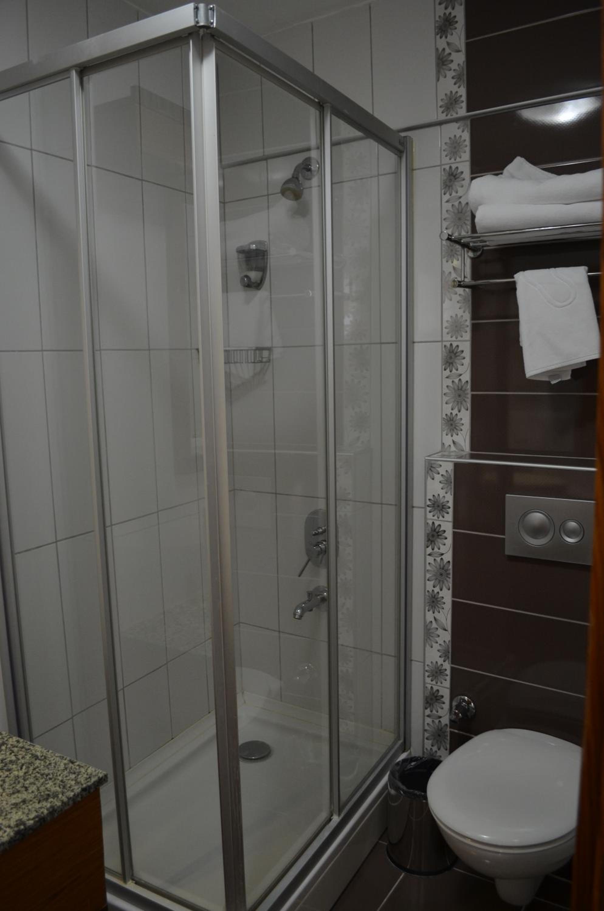Classic Triple Room - Photo 3