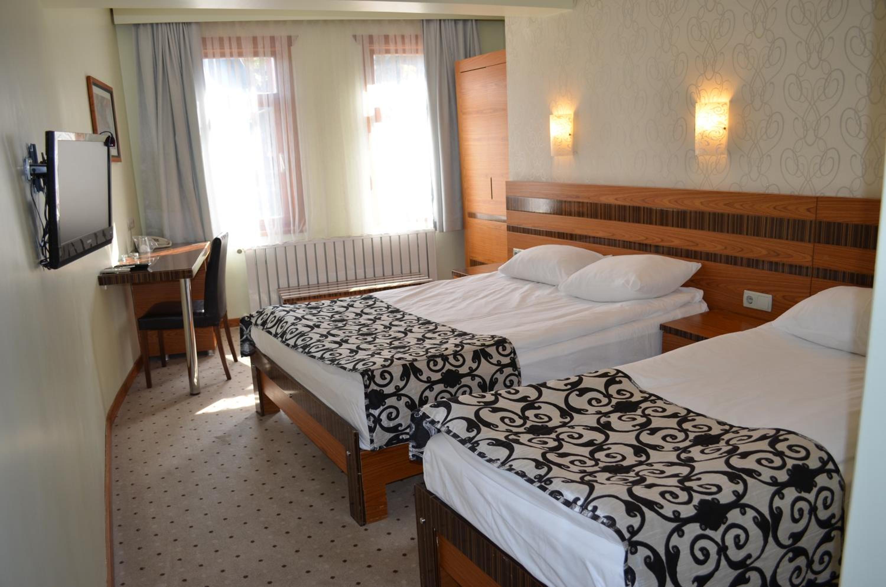 Classic Triple Room - Photo 2