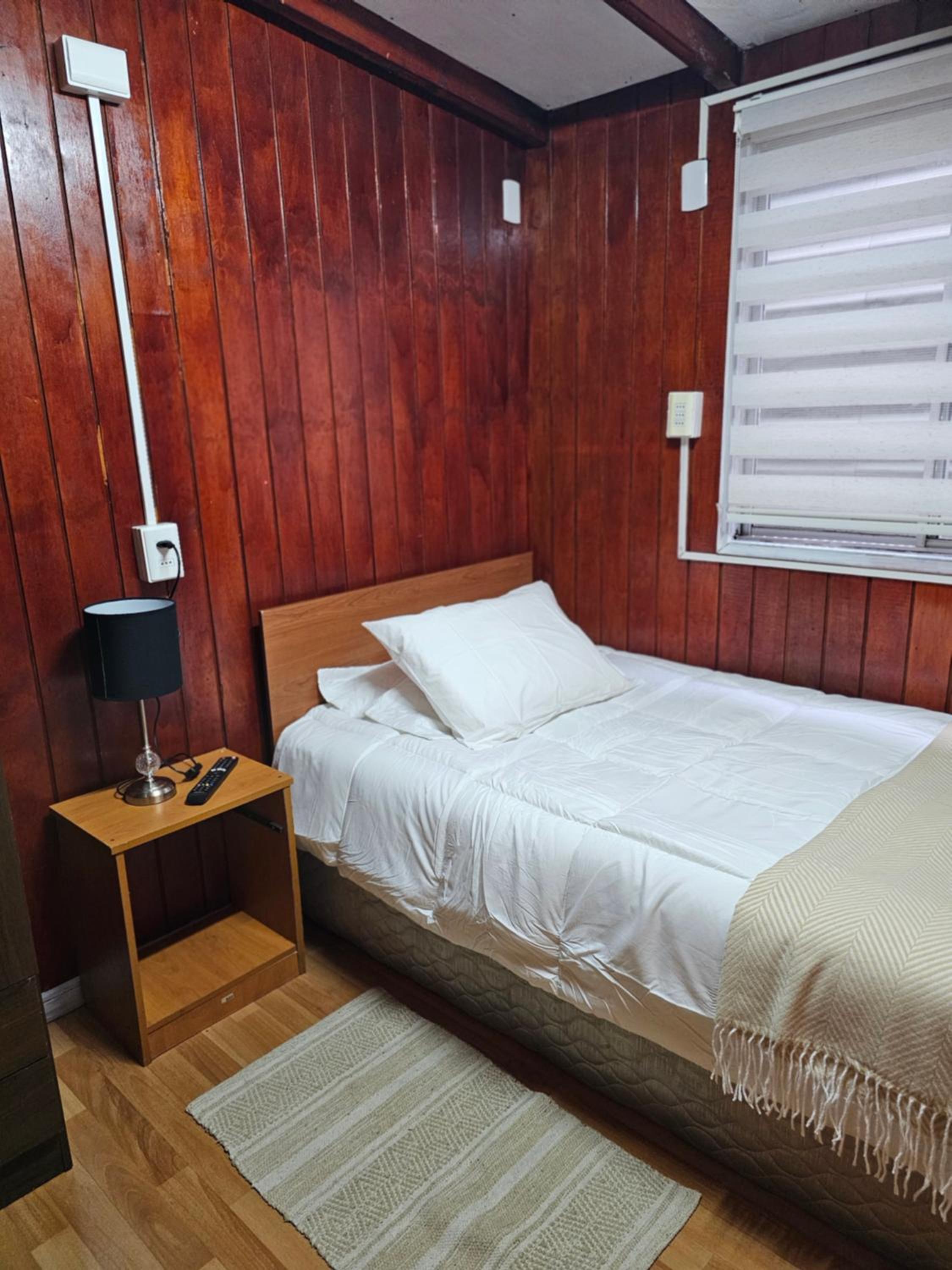 Single Room with Shared Bathroom photo 1