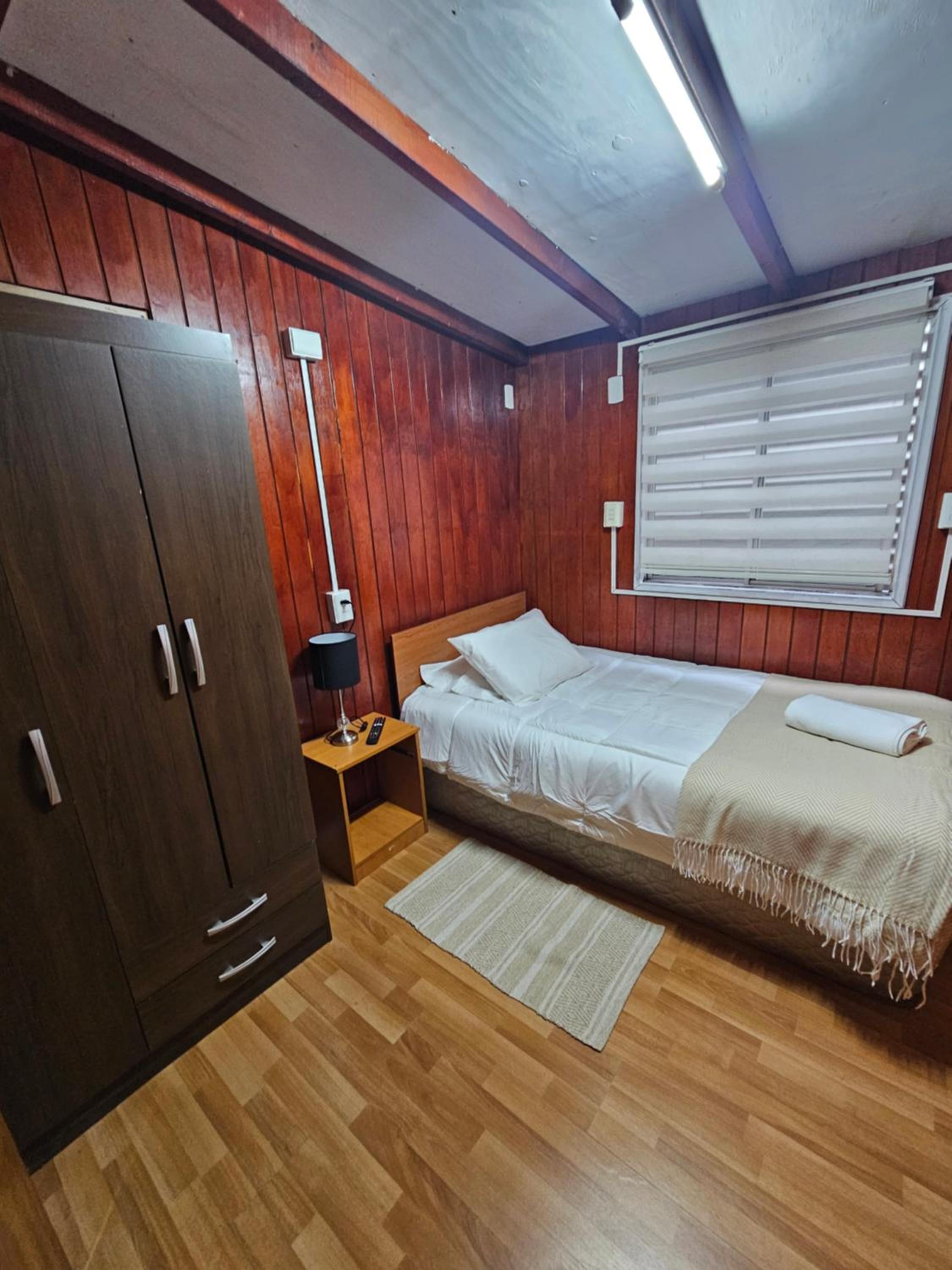 Single Room with Shared Bathroom photo 2
