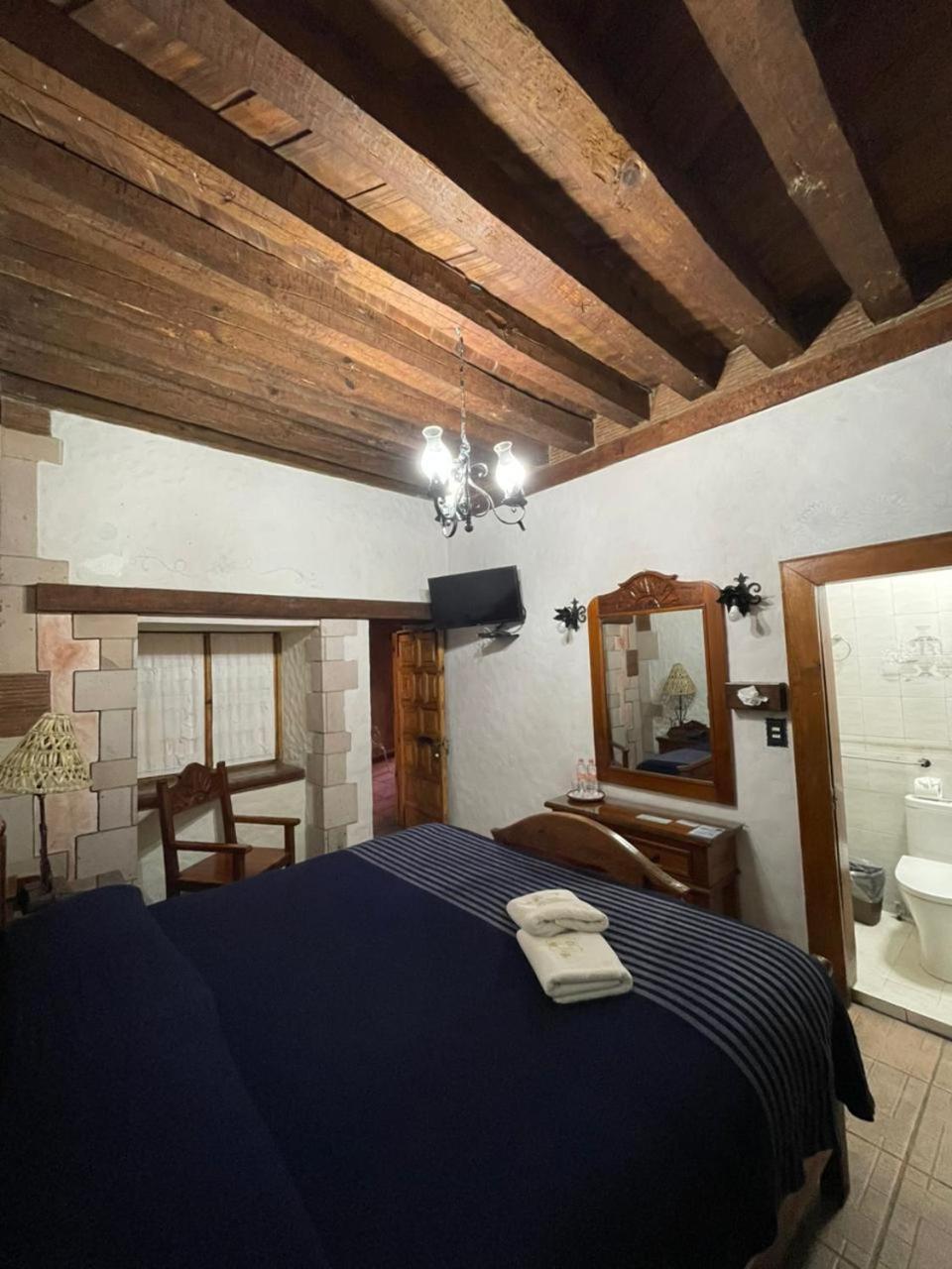 Deluxe Queen Room photo 2