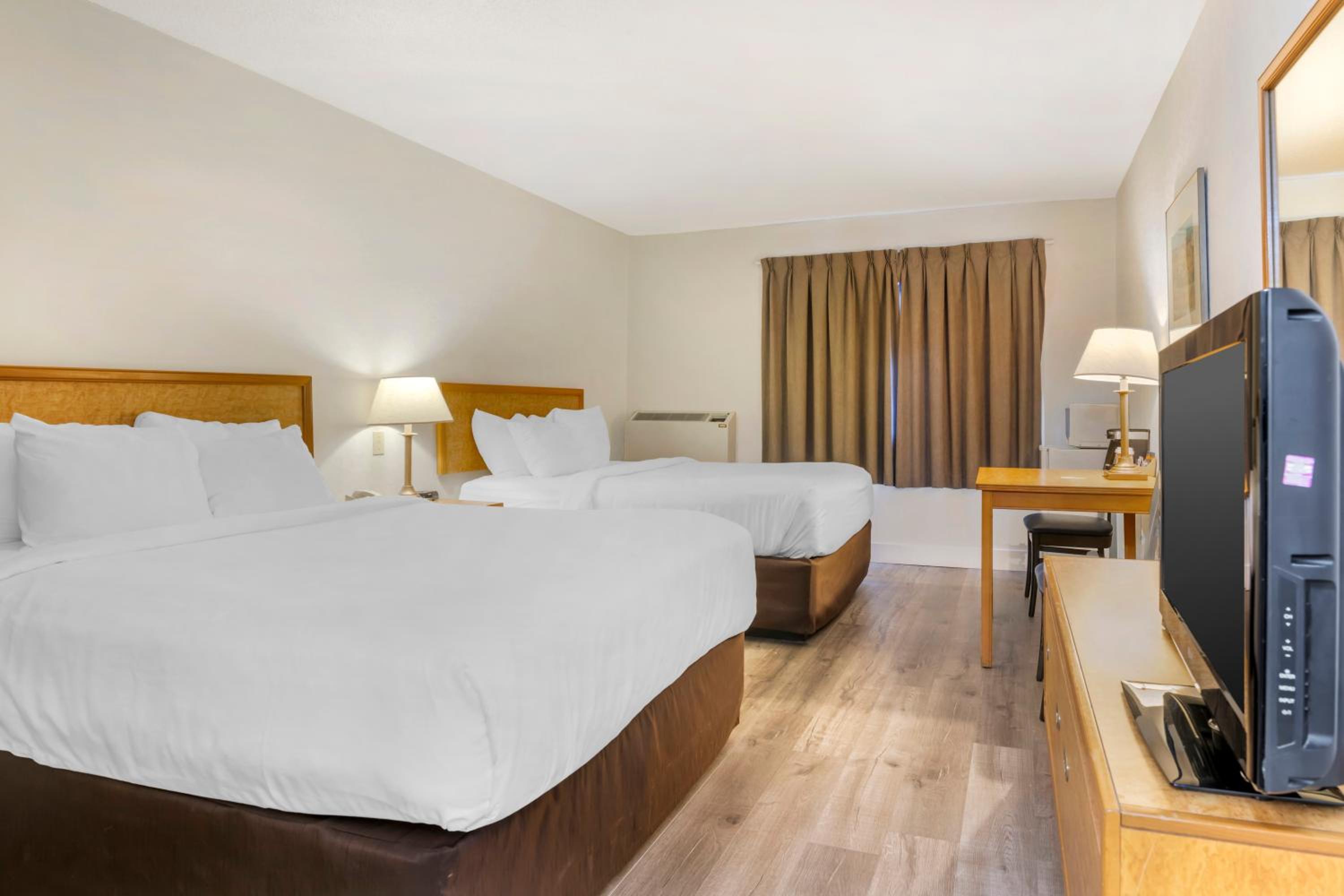 Room with Two Queen Beds- Non Smoking
