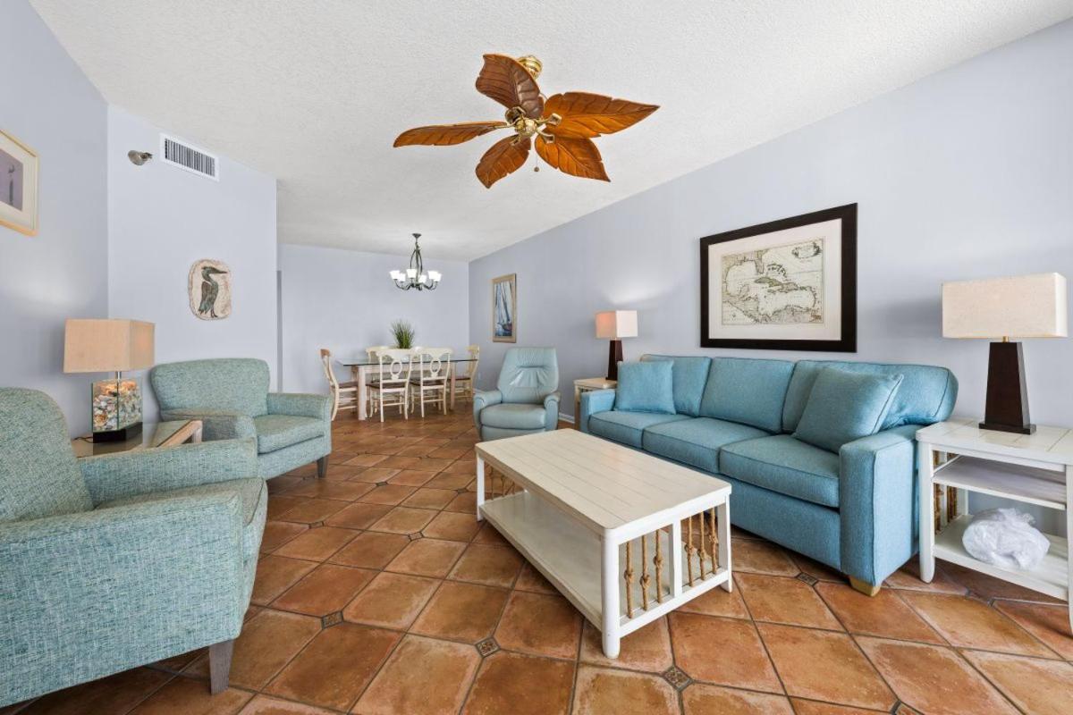 Three-Bedroom Apartment photo 2